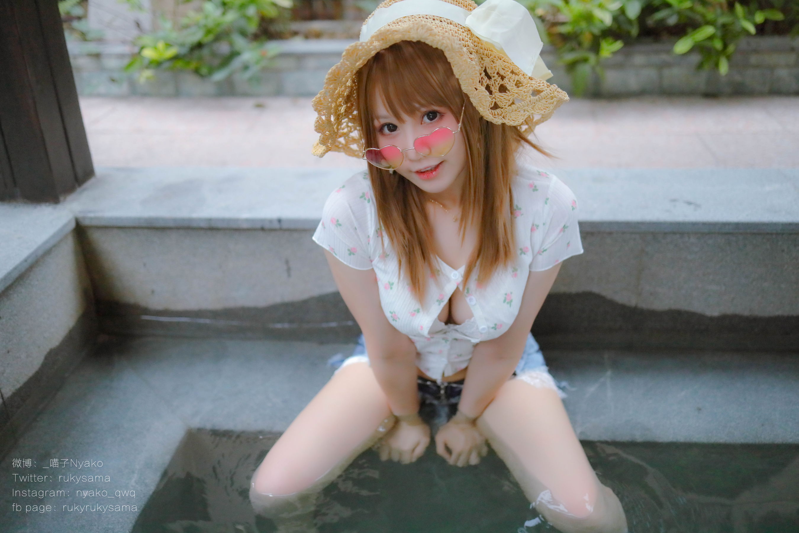 [网红COSER写真] 萌妹子Nyako喵子 - 温泉旅行第14张