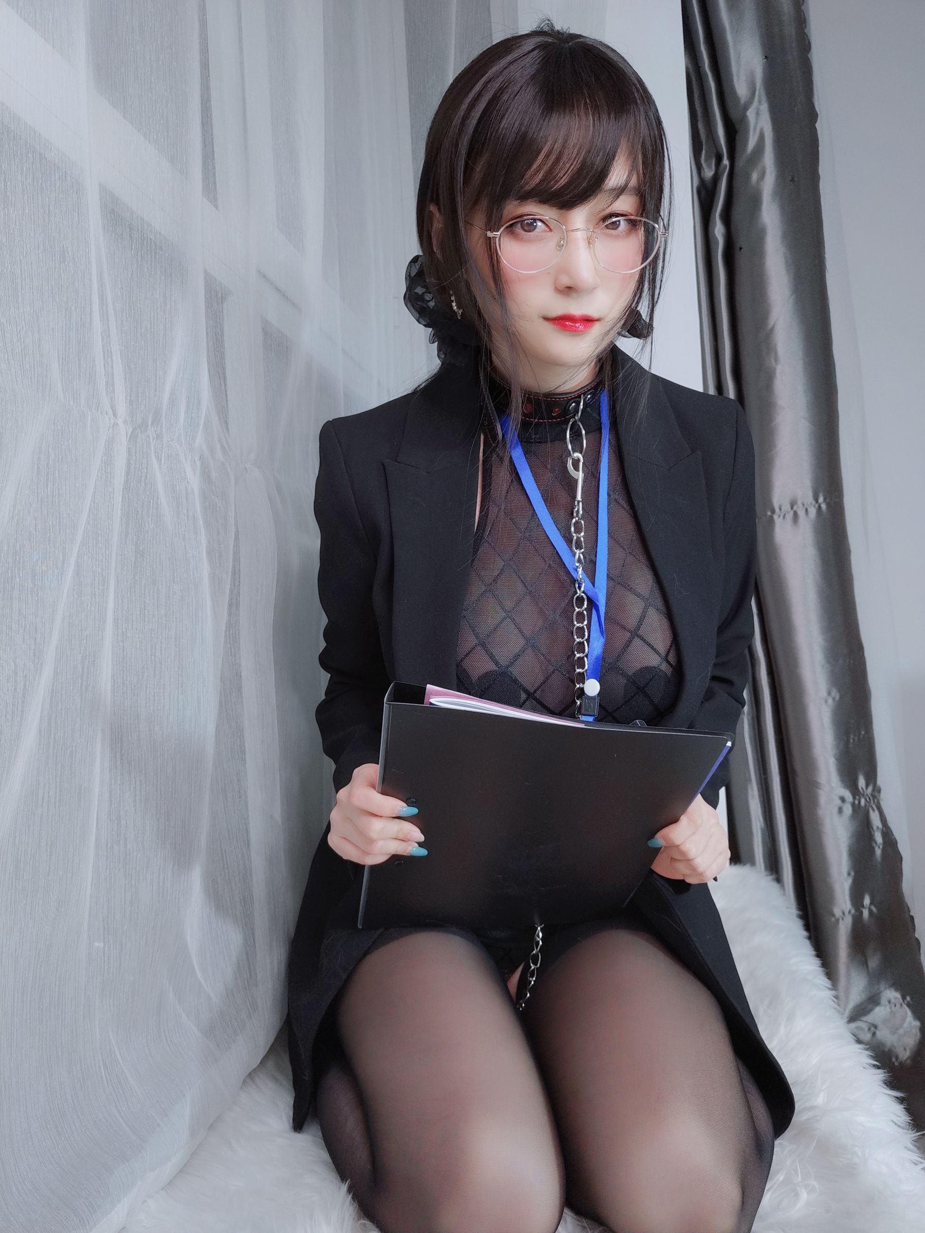 [网红COSER写真] Coser小姐姐白银 - 黑丝情趣第11张