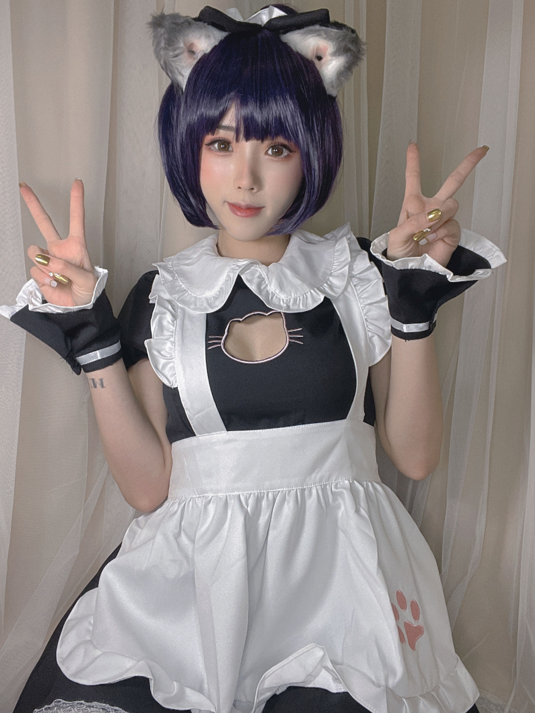 [福利COS] 钛合金大粑粑 - 女仆自拍第8张