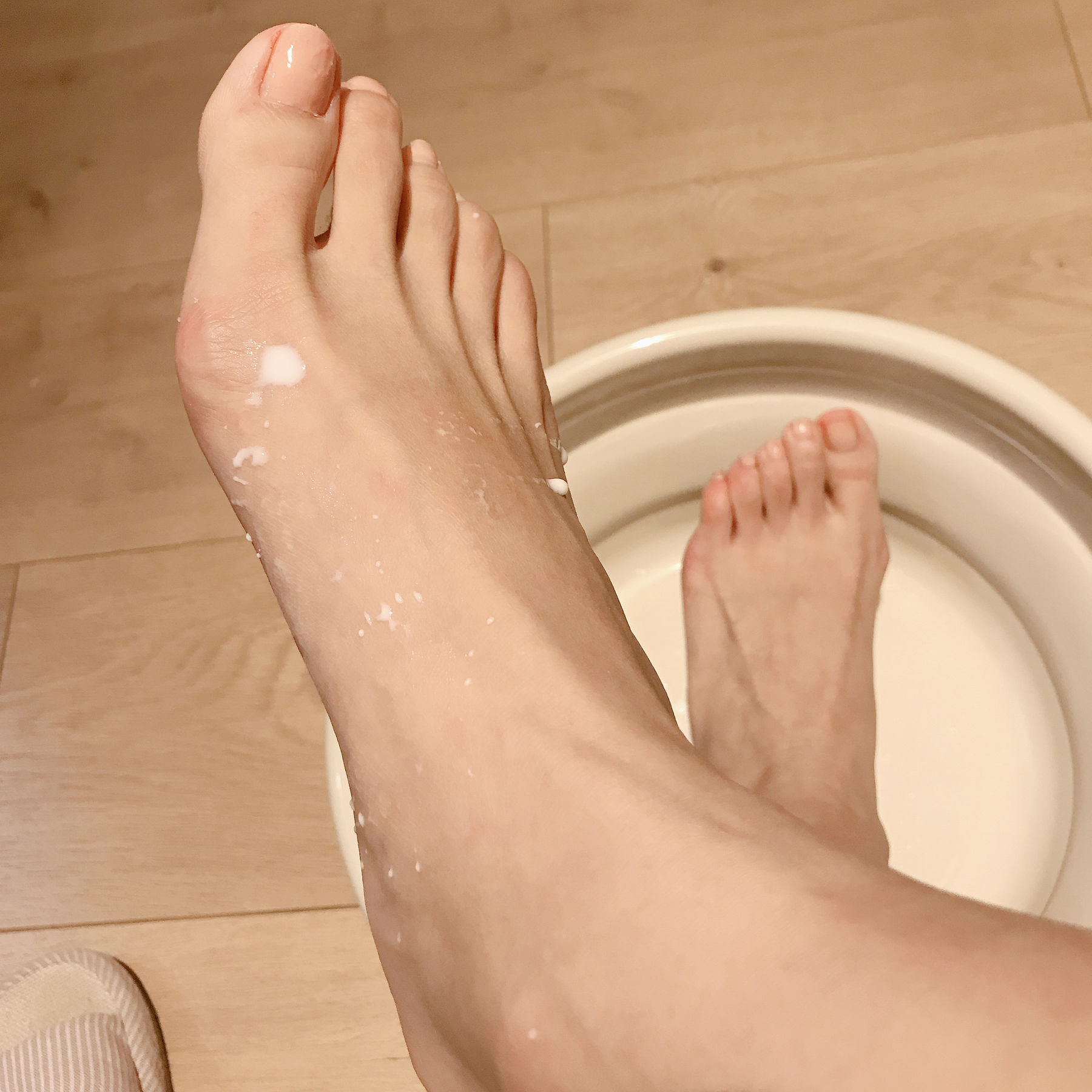 [福利COS] 安乔乔儿(Nia乔乔) No.001 牛奶洗脚第6张