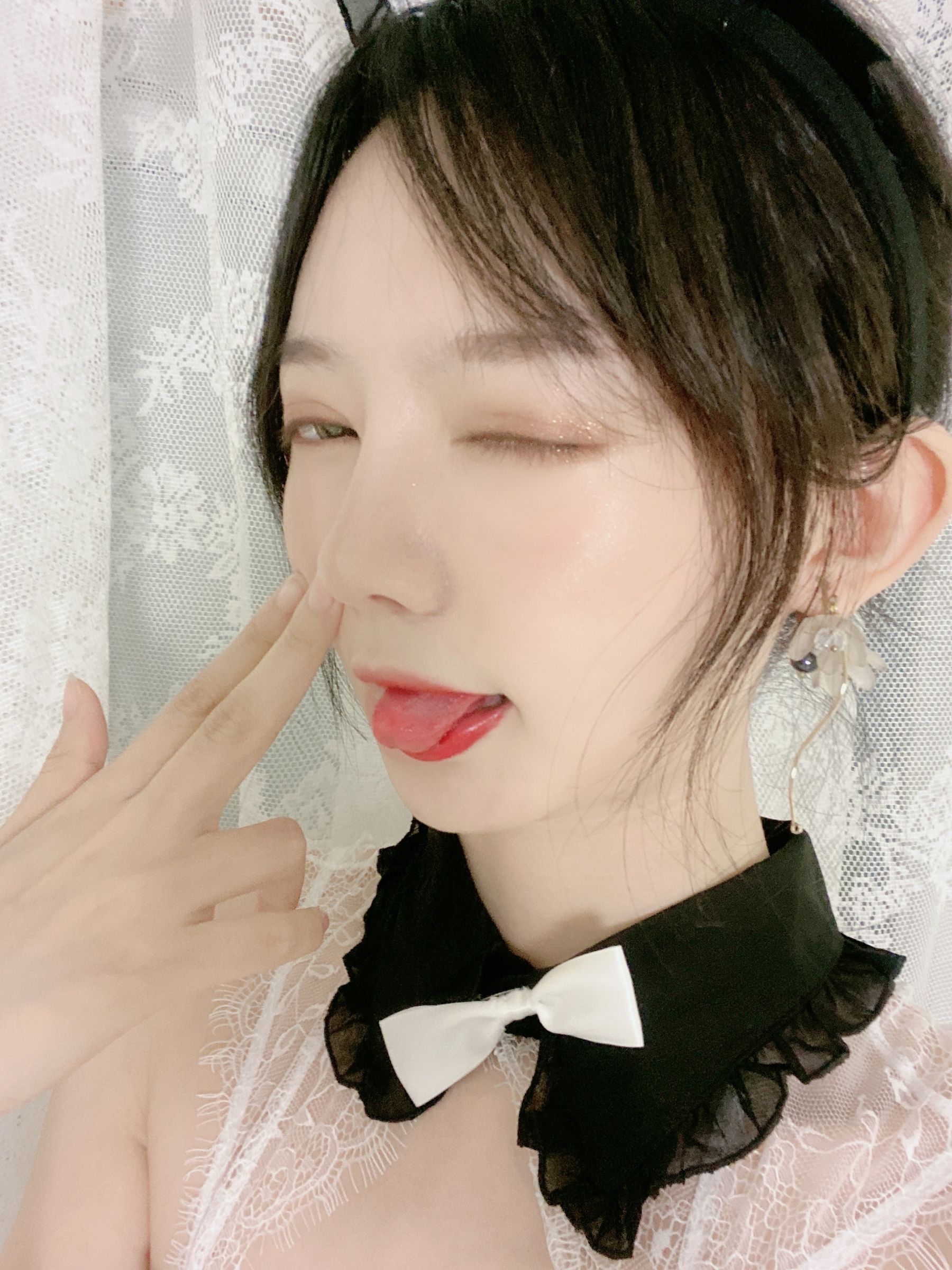 [福利COS] 51酱 - 油光袜第1张