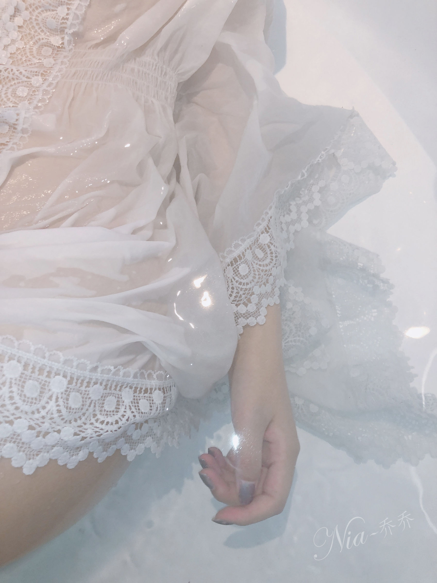 [福利COS] 安乔乔儿(Nia乔乔) No.024 美人出浴第33张