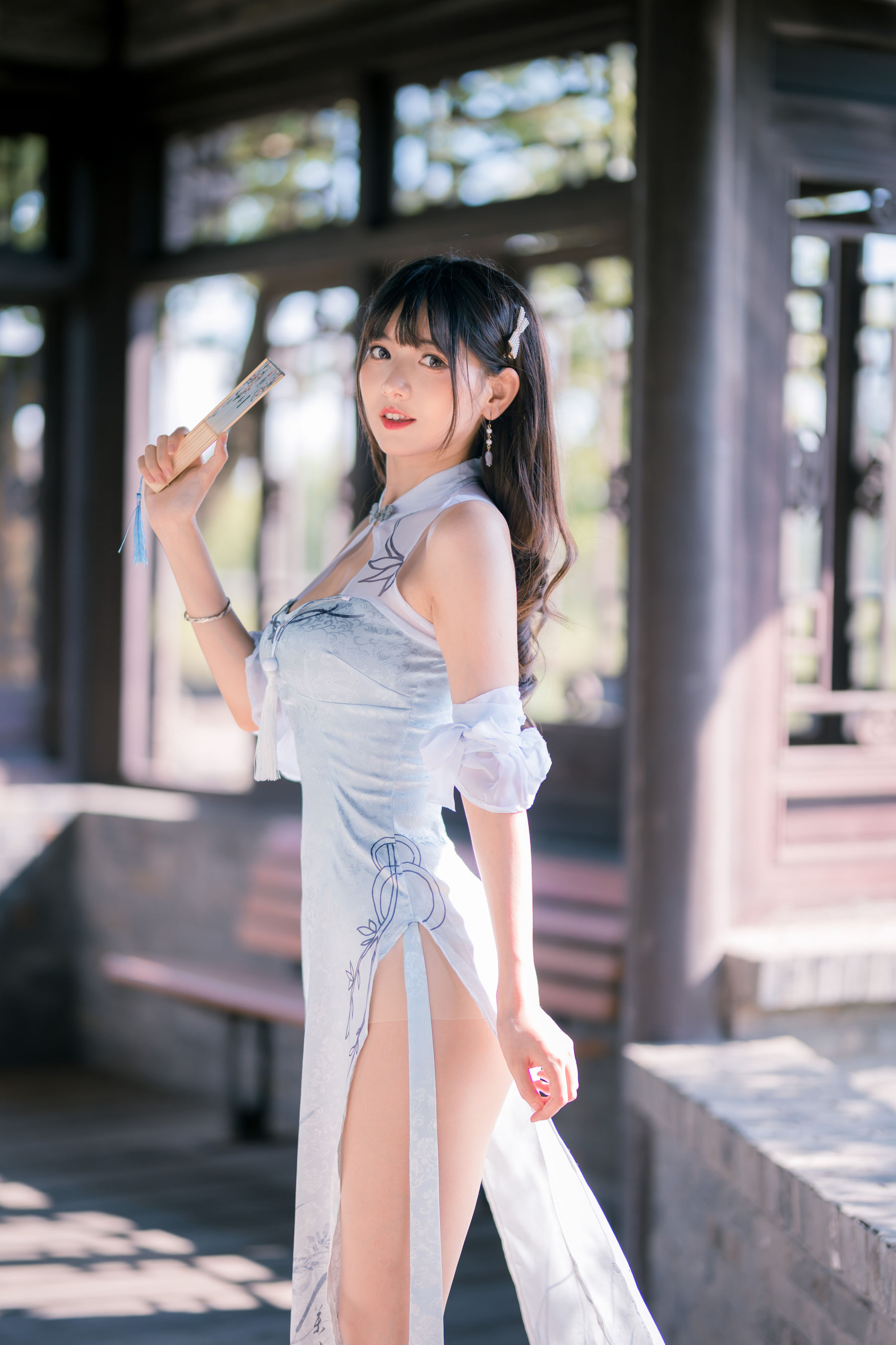 [福利COS] 可爱妹子陆卿卿kyokyo - 蓝色旗袍第6张