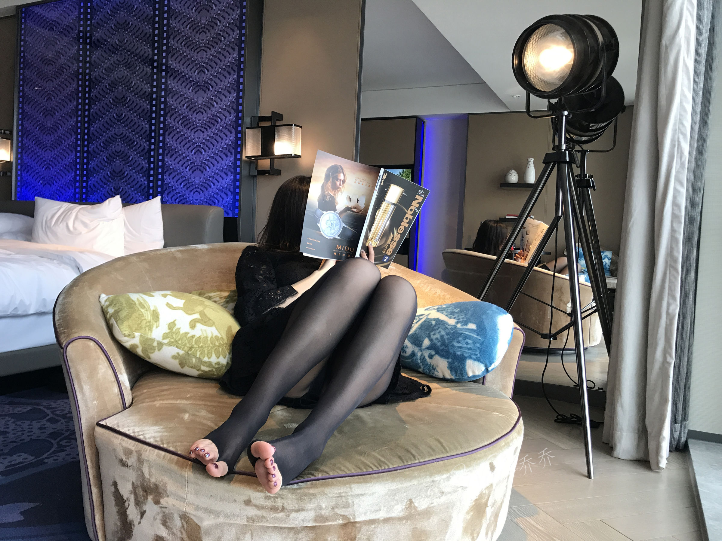 [福利COS] 安乔乔儿(Nia乔乔) No.023 出差刚到酒店呀第13张