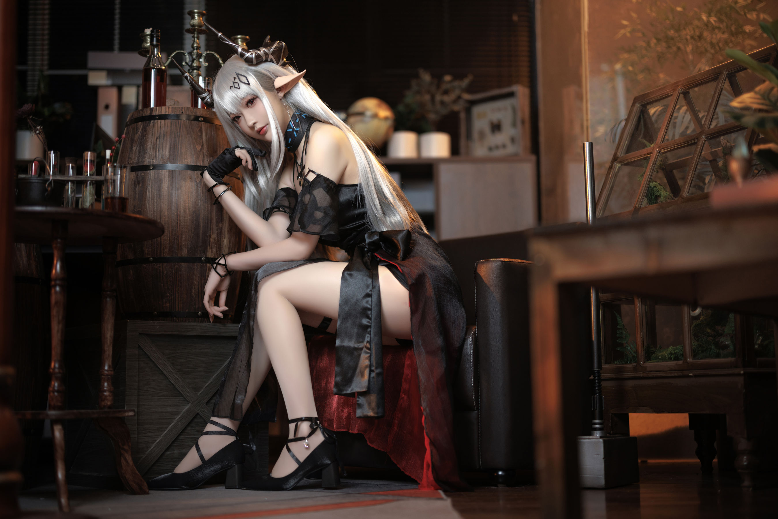 [福利COS] Coser小姐姐南宫 - 泥岩 礼服第5张