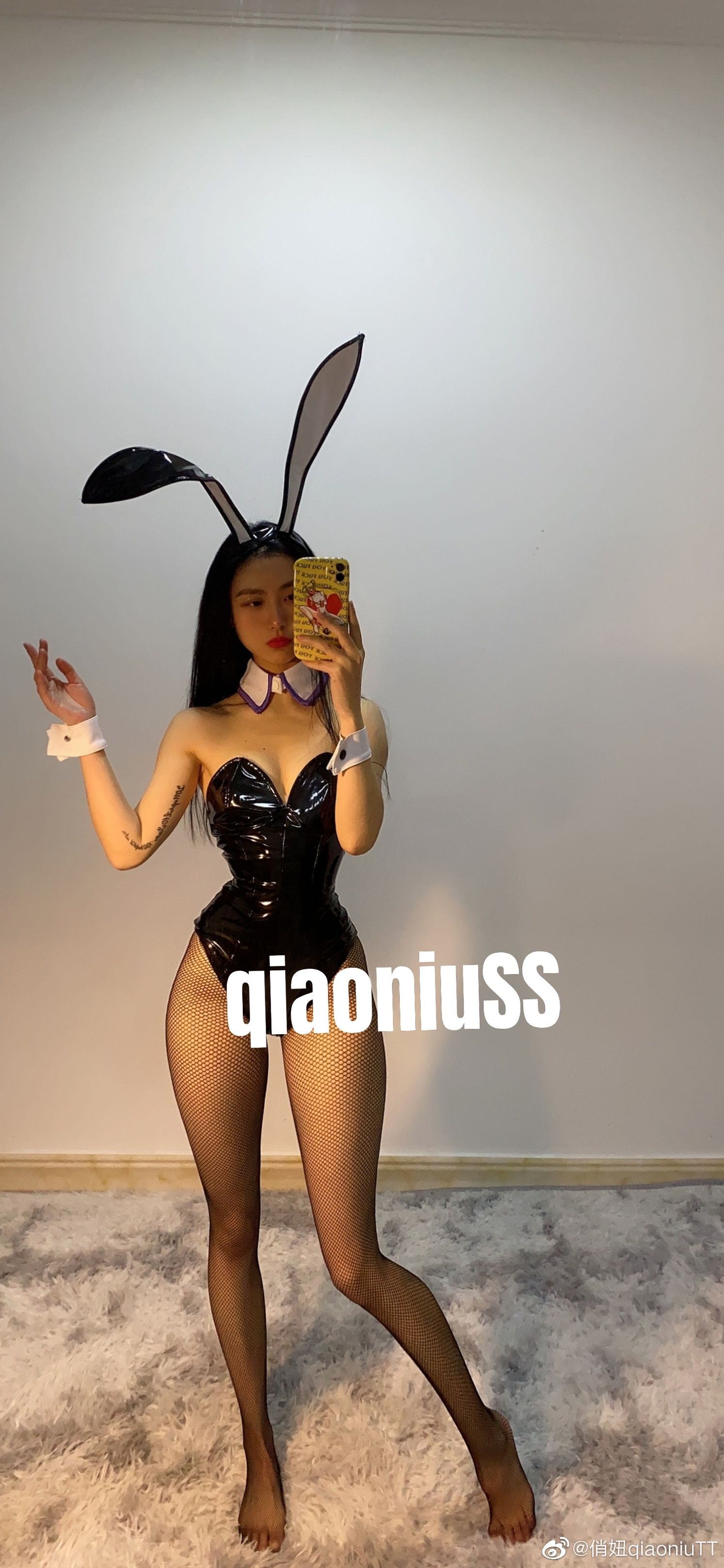 [福利COS] 俏妞qiaoniuTT - 丝袜长腿翘臀 视图合集第29张