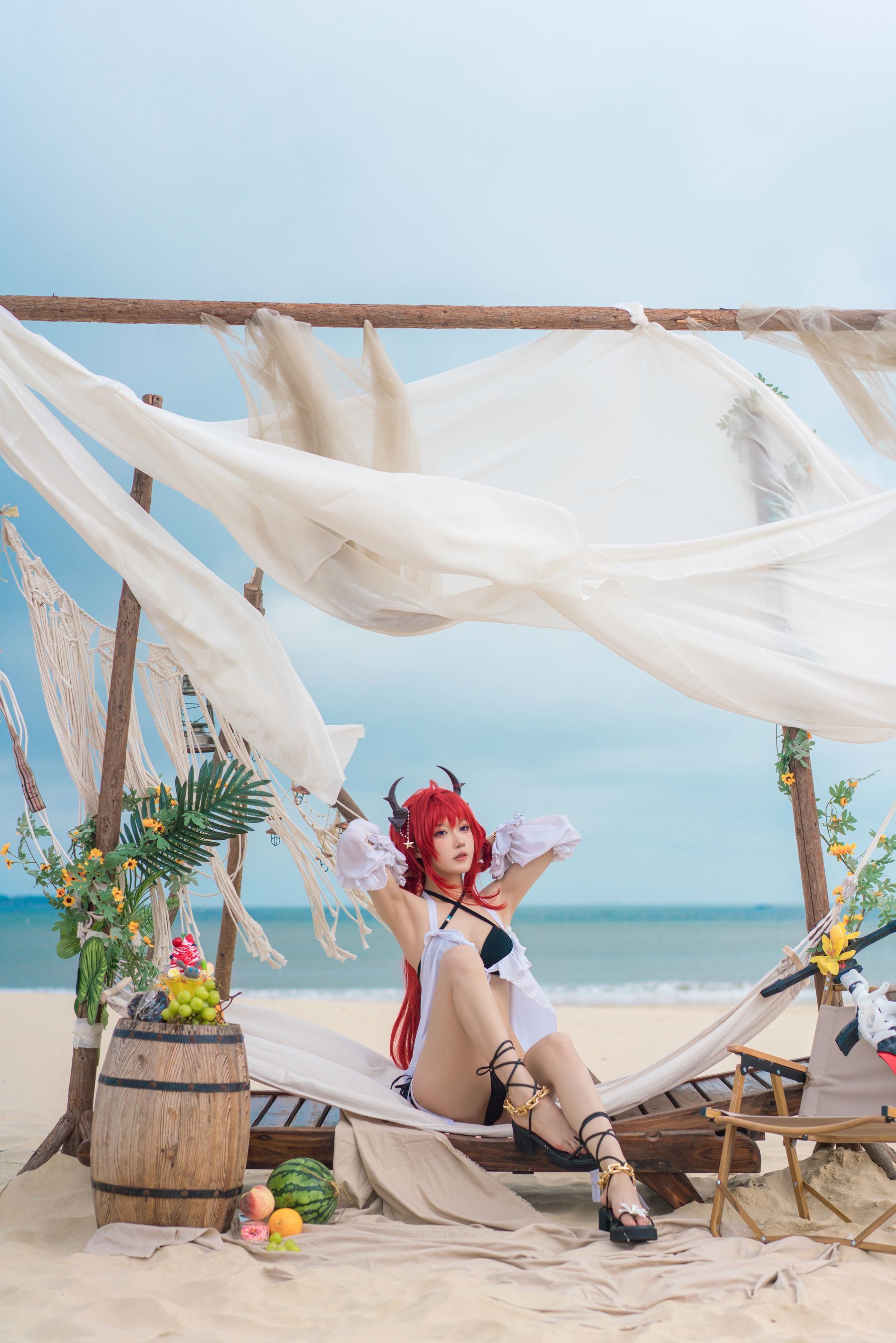 [福利COS] 动漫博主阿包也是兔娘 - 明日方舟 史尔特尔泳装第2张