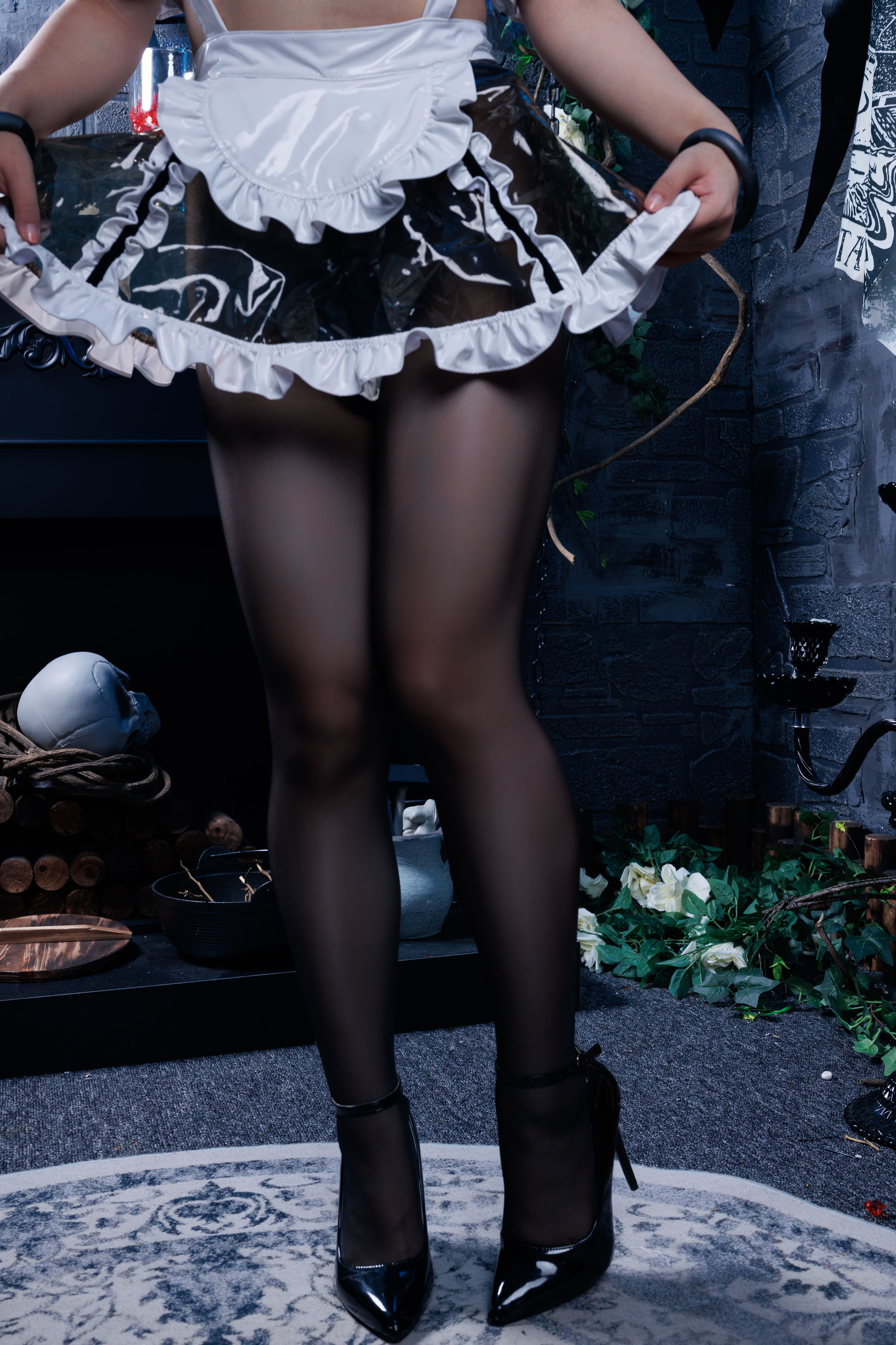 [福利COS] 胡桃猫Kurumineko - 女仆吸血姬第4张