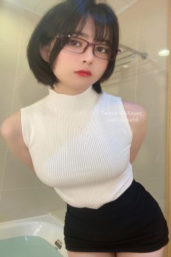 [福利COS] 萌妹子眼酱大魔王w - 风吕に入る