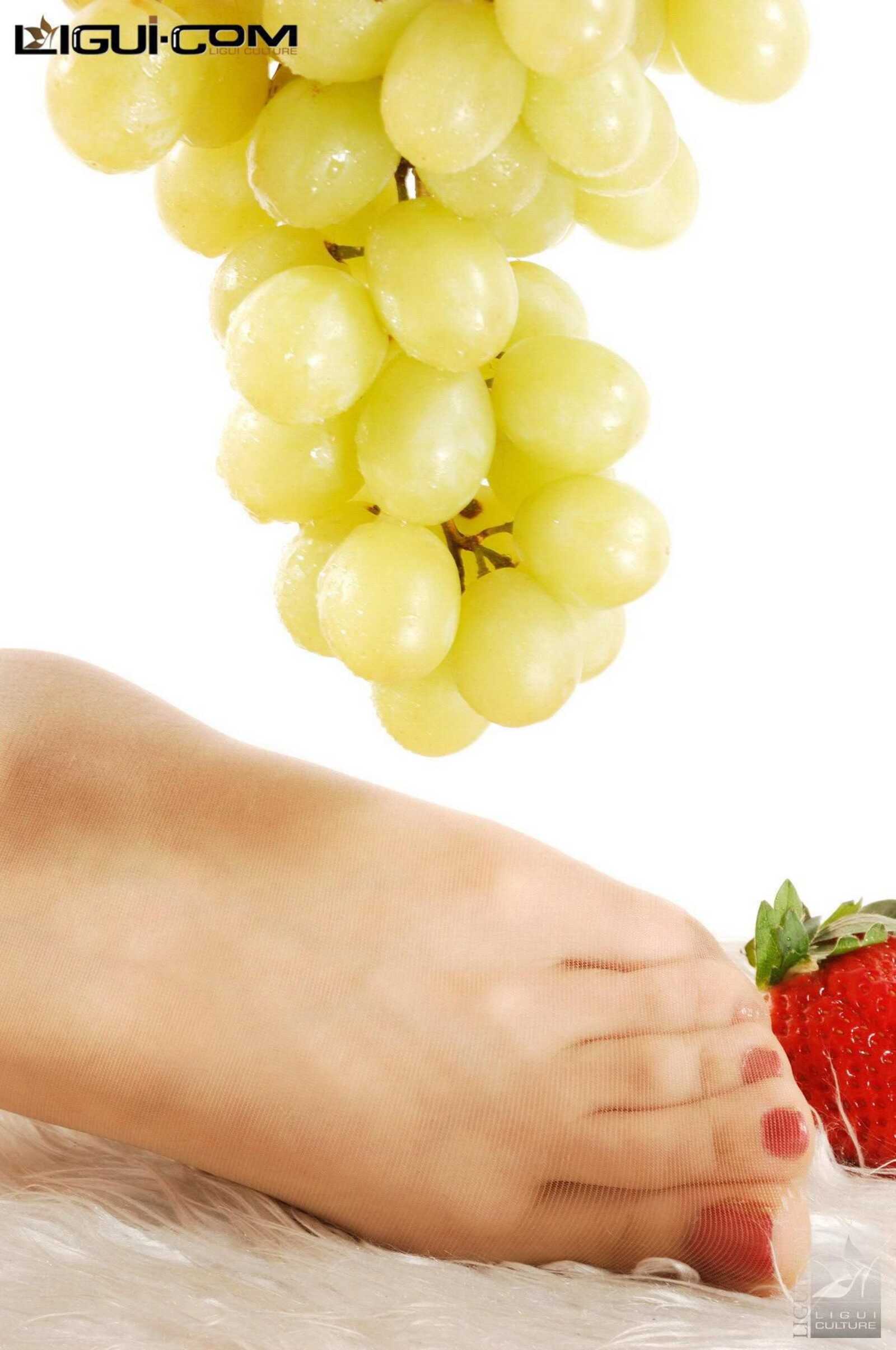 Model 雯雯《秀脚可餐》 [丽柜LiGui] 美足写真图片第5张