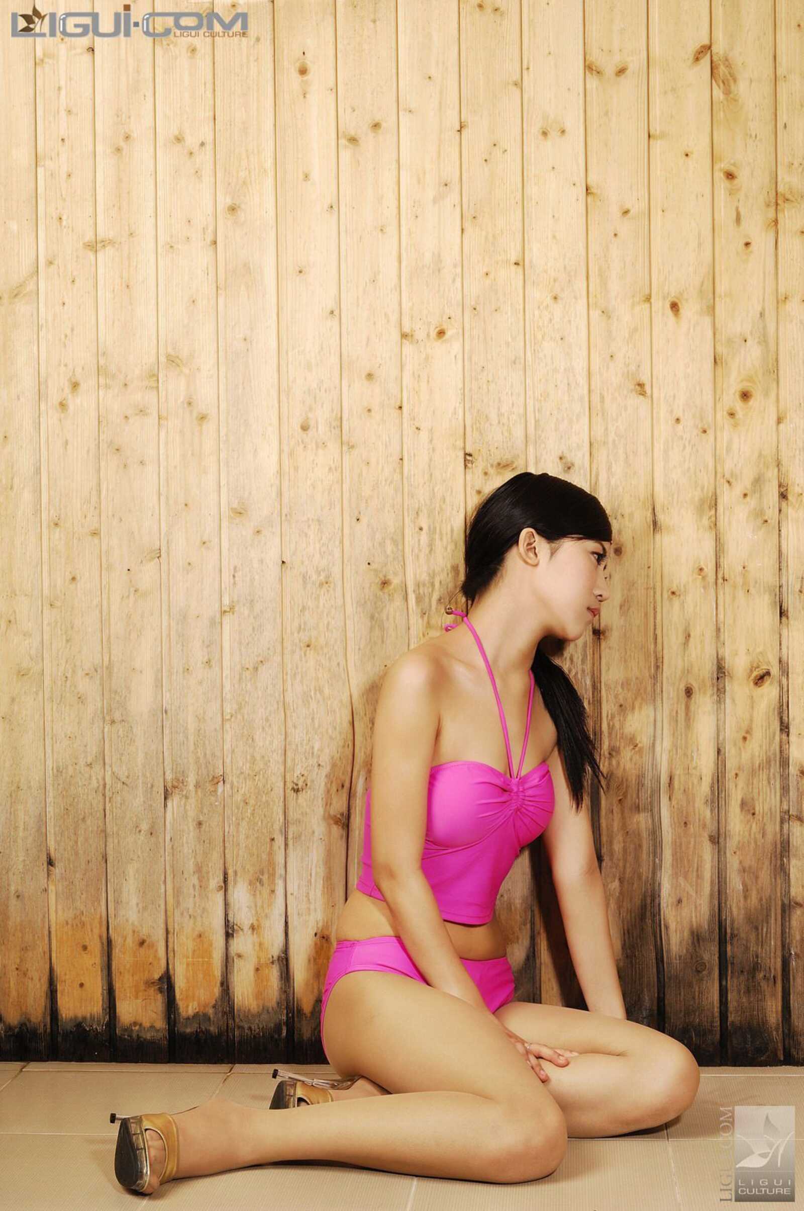 Model 卡鲁鲁《性感可人》 [丽柜LiGui] 丝足写真图第3张