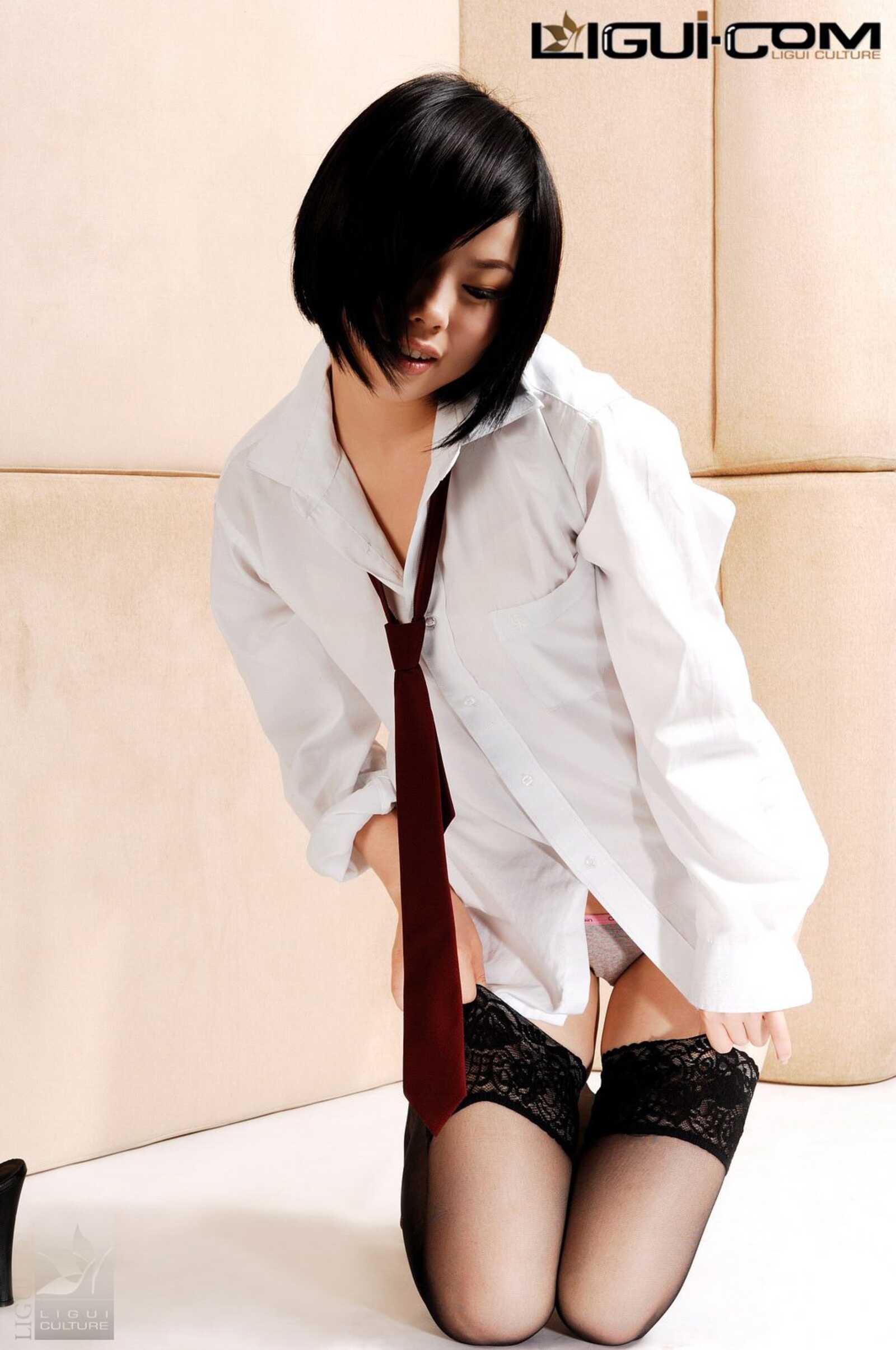 Model 慕子《原生态美女扦袜扯丝秀》 [丽柜LiGui第5张