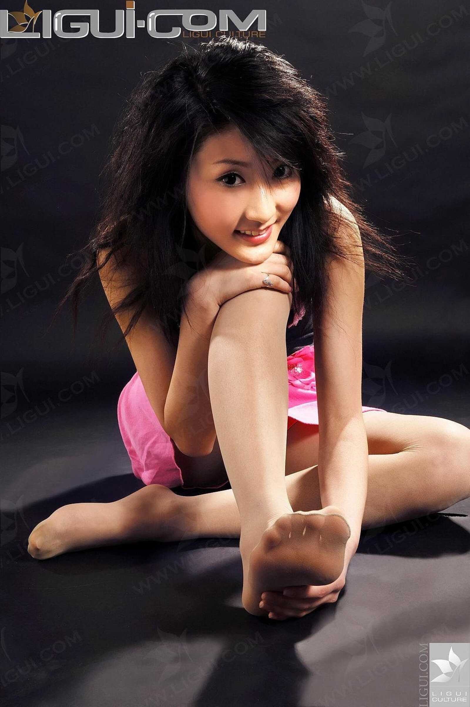 Model 陈佳崎《拜倒粉红榴裙》 丝足写真图片 [丽第6张