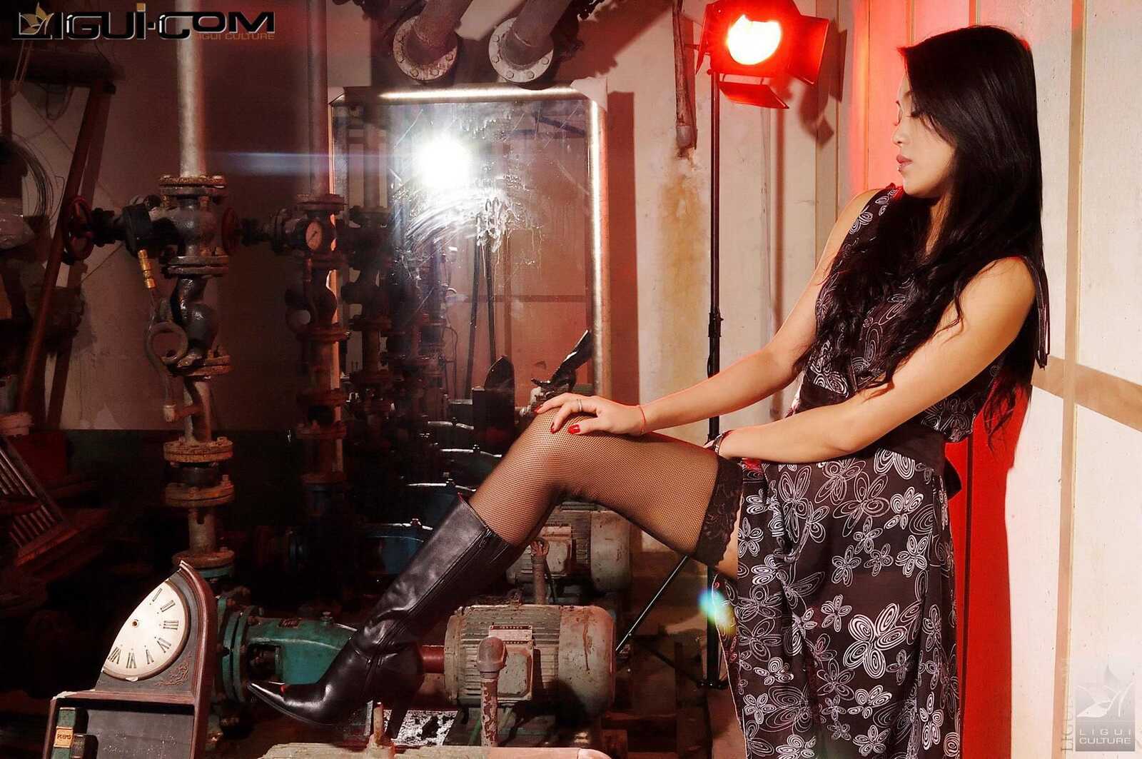 Model 琳达《喧嚣与落寞》 [丽柜LiGui] 丝足写真图第8张