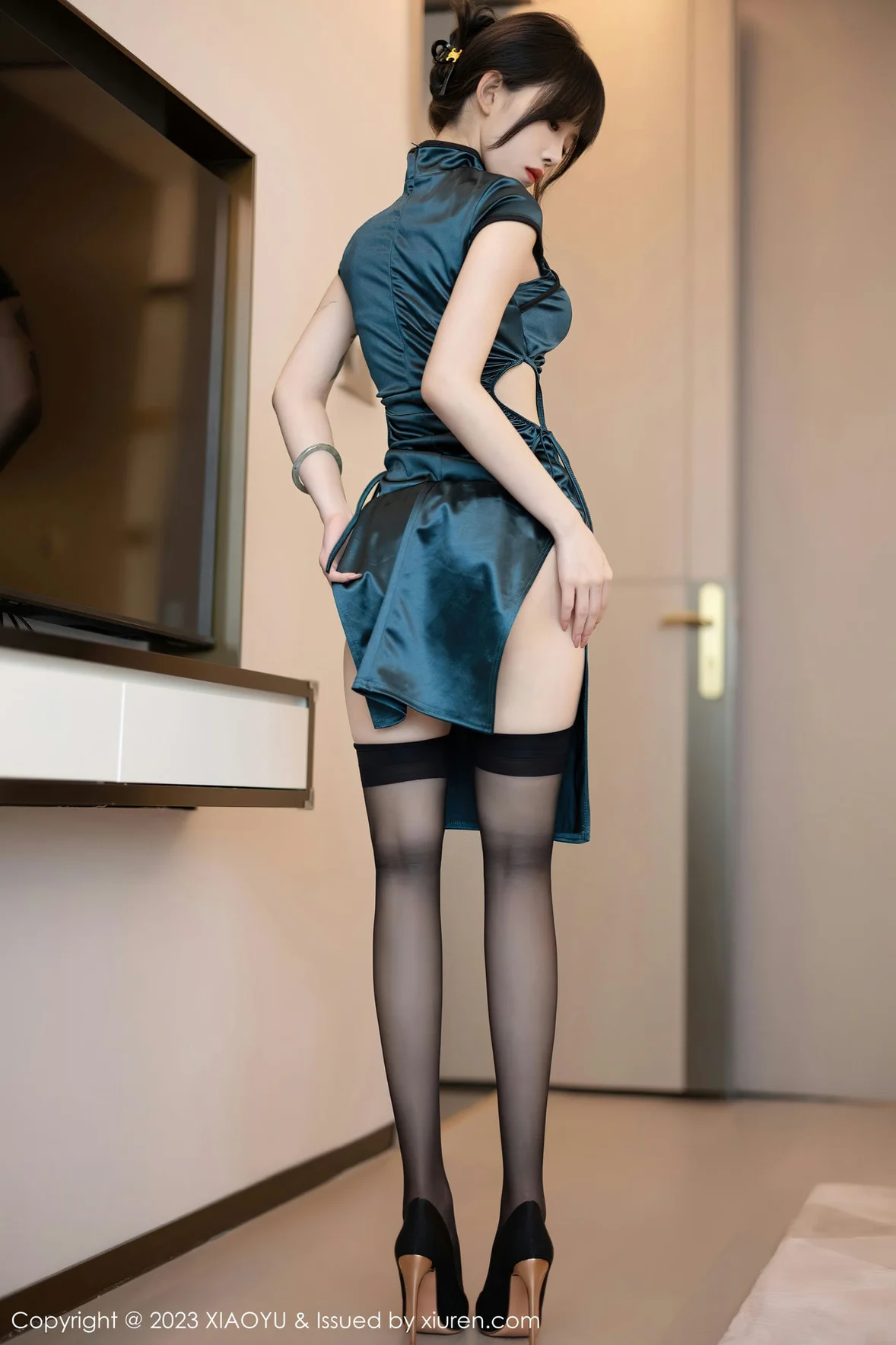  XIAOYU 语画 Vol.1077 奶瓶. 蓝色旗袍性感写真 [84P]第10张