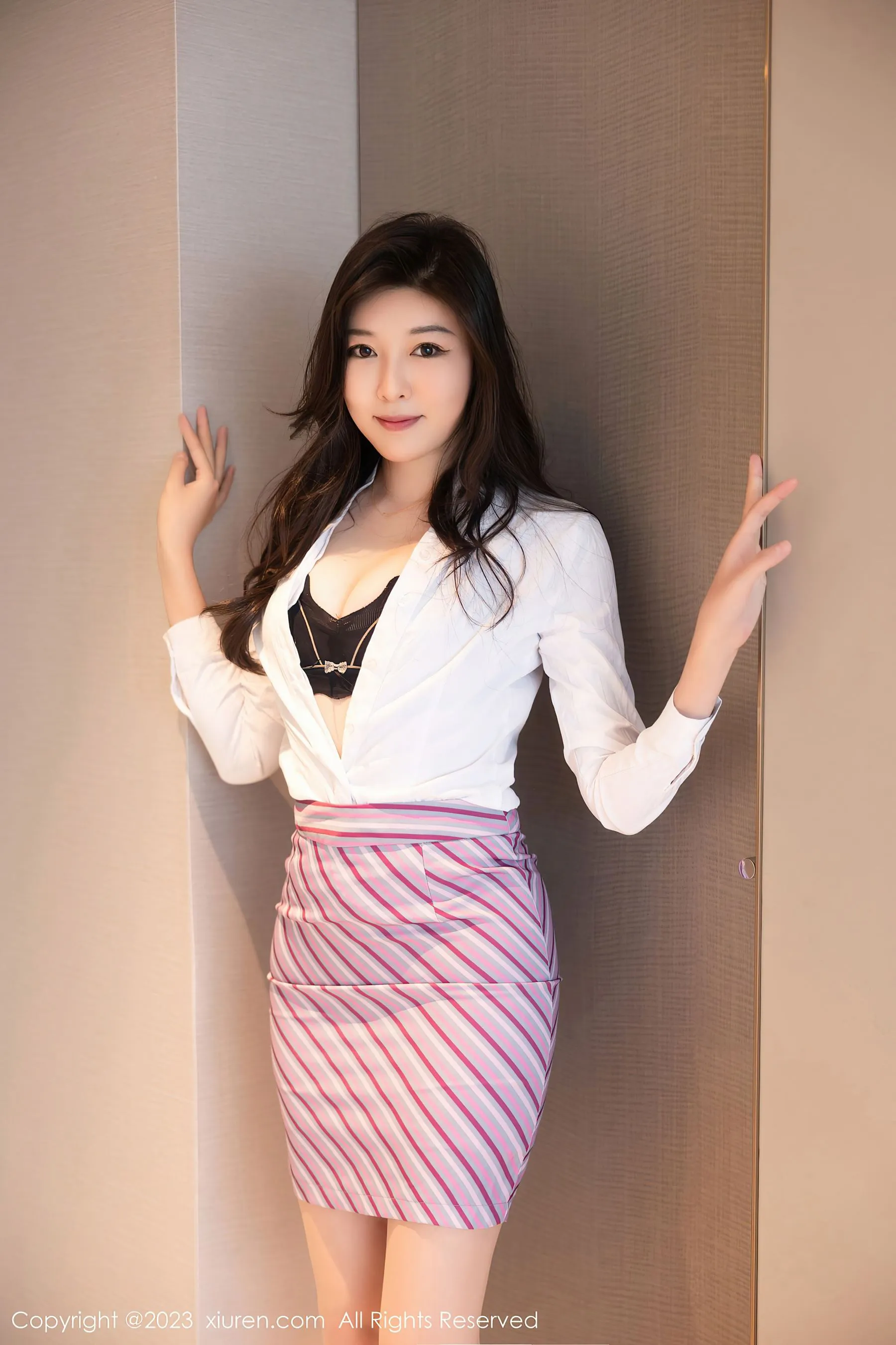  秀人网 No.6741 卡卡酱 空姐制服第3张