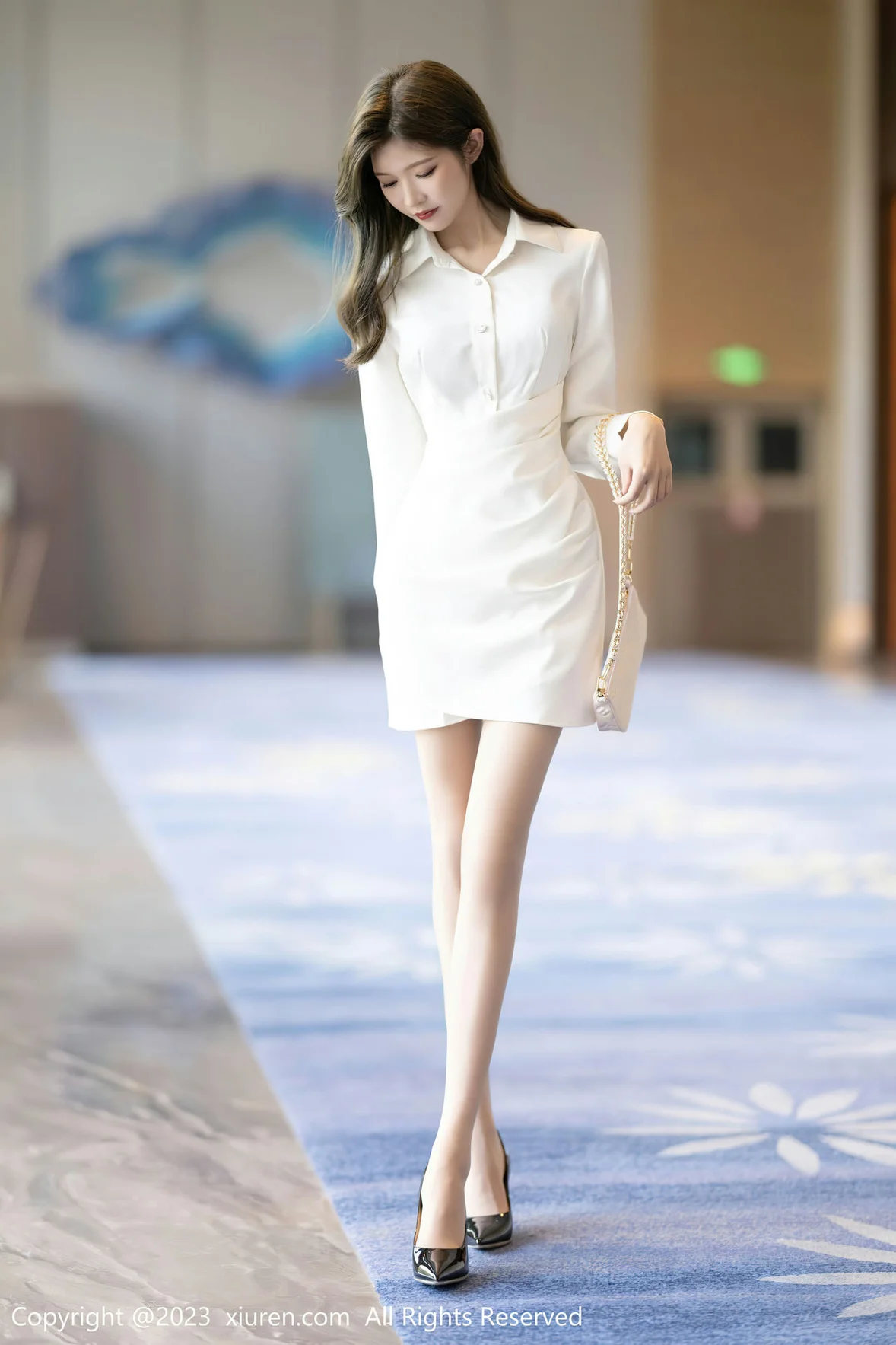  XiuRen 秀人 No.6882 程程程- 白色OL性感写真 [85P]第2张