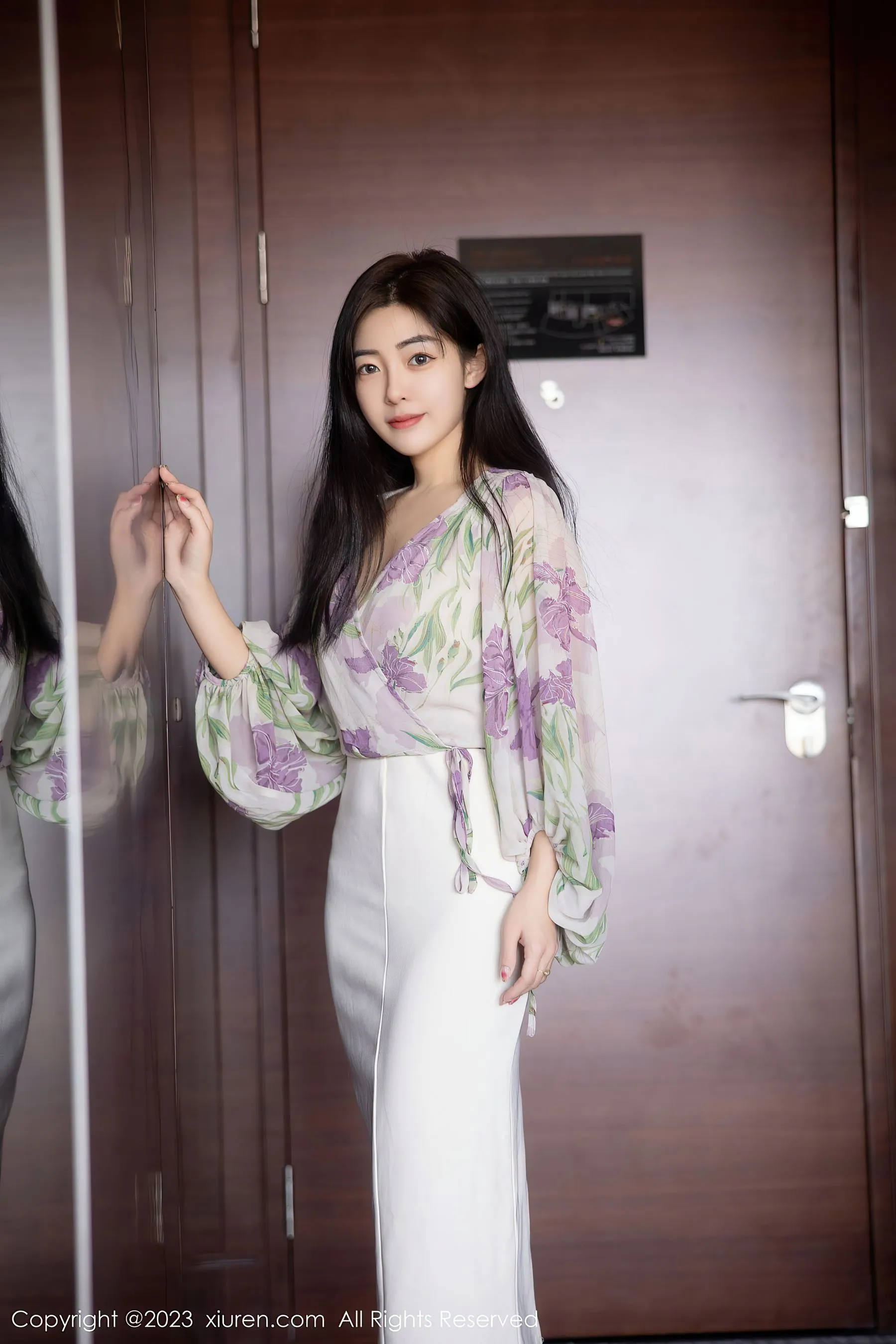  秀人网 No.6279 星子柒kiki 黑丝美腿第3张