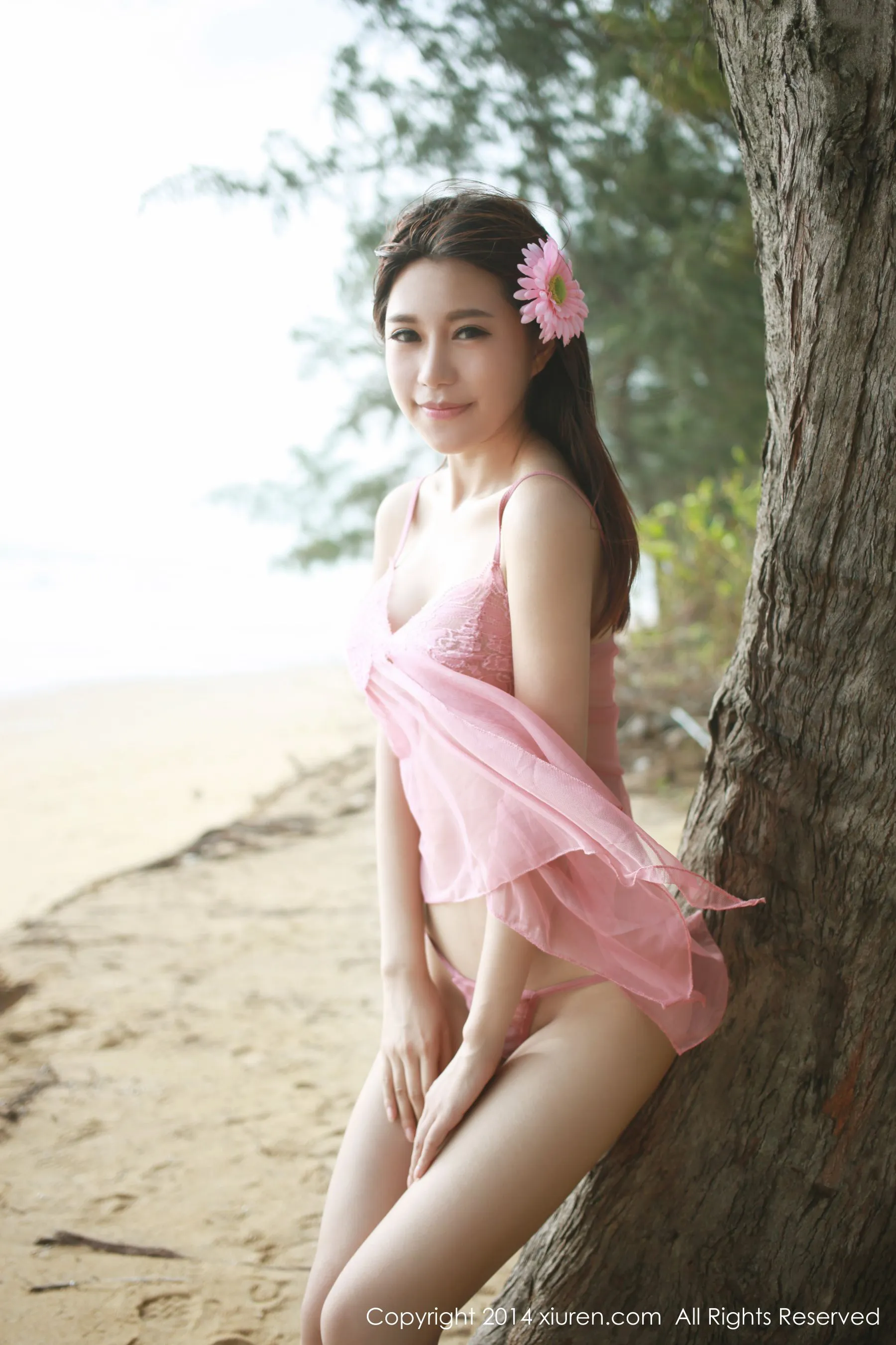  绮里嘉ula《海边风情~~》 秀人网 No.188第12张