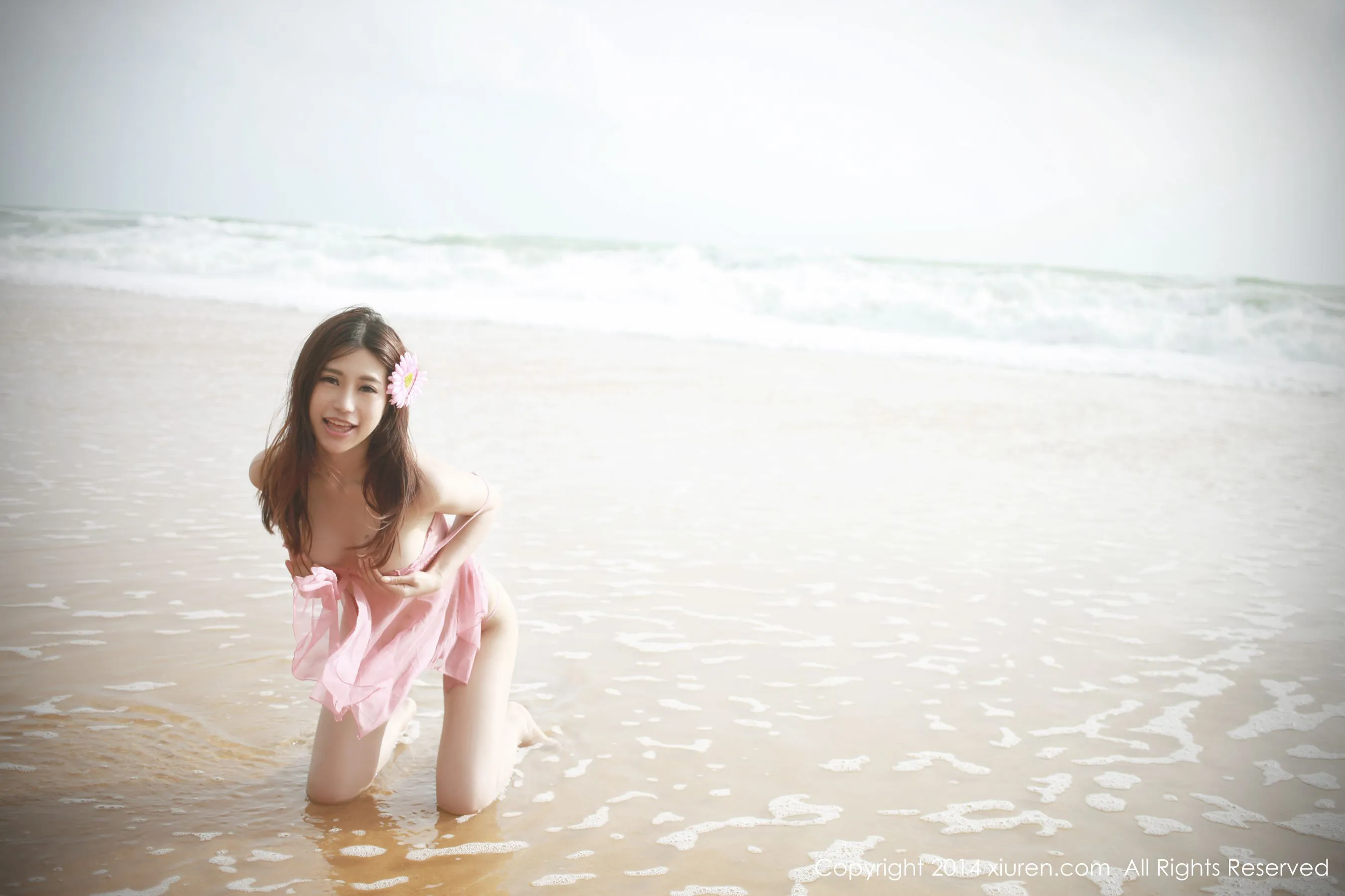  绮里嘉ula《海边风情~~》 秀人网 No.188第14张