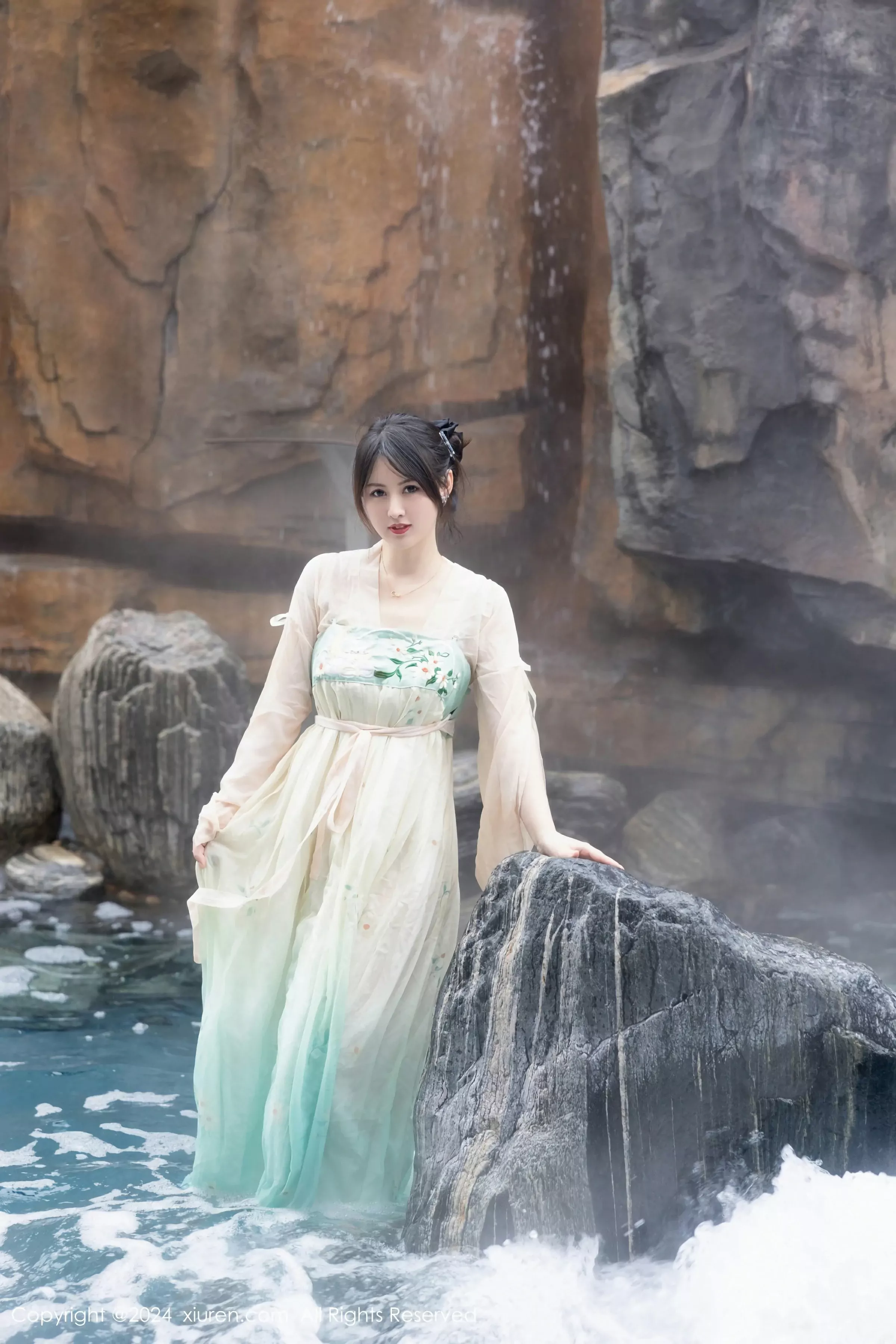  XiuRen 秀人 No.8128 诗诗kiki [82P]第1张