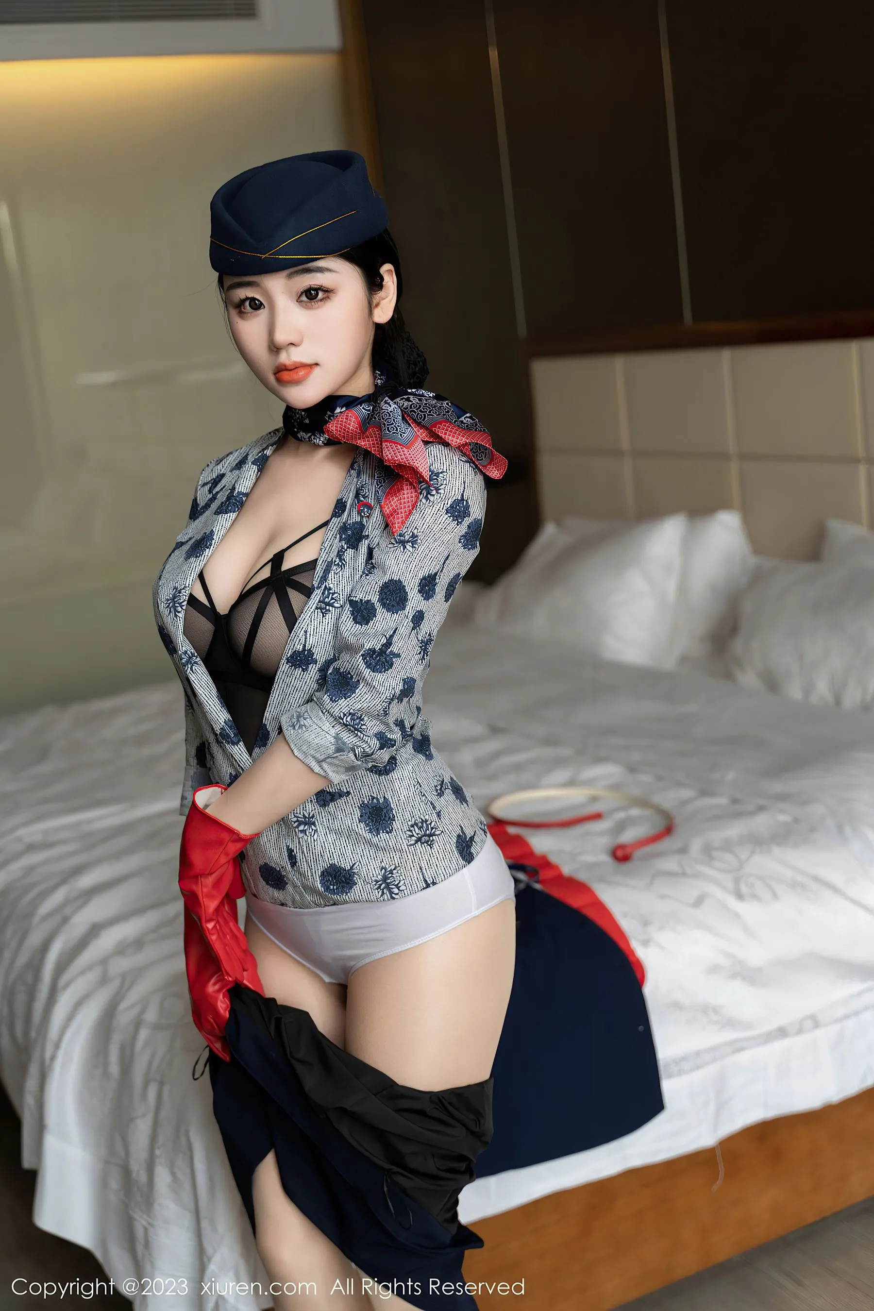  秀人网 No.6790 汐汐爱吃草莓 制服美臀第4张