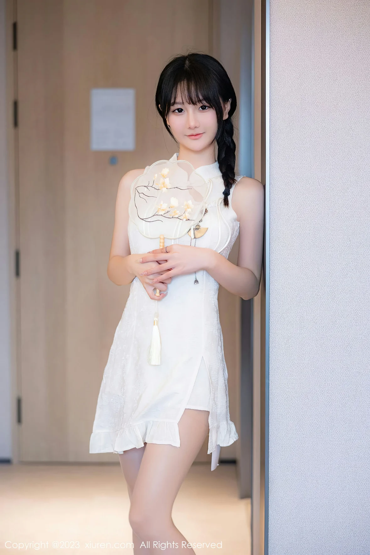  XiuRen 秀人 No.6813 幼幼 白色旗袍性感写真 [81P]第2张