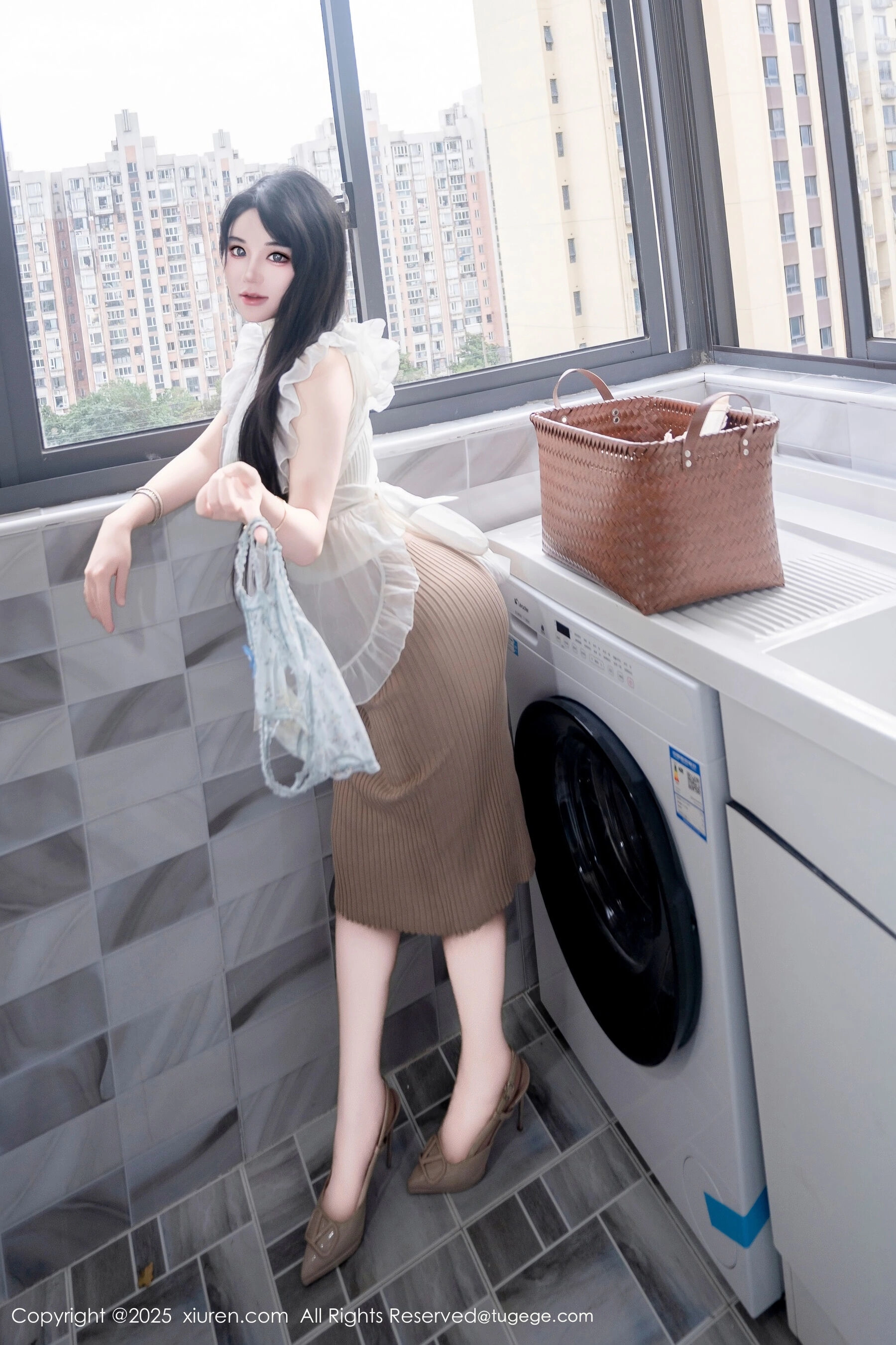  秀人网 汐汐爱吃草莓 Vol.11010 [83P]第4张