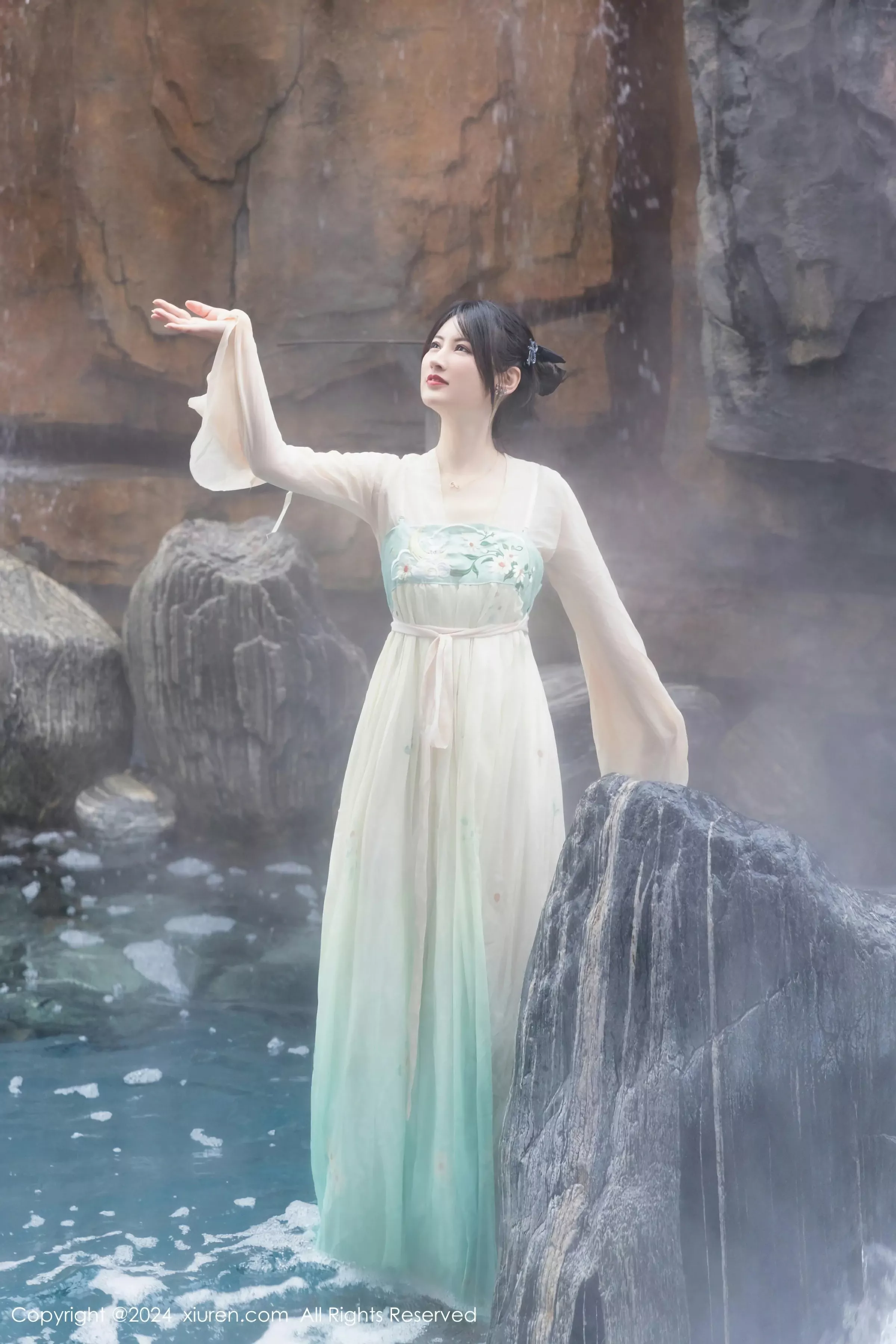  XiuRen 秀人 No.8128 诗诗kiki [82P]第1张