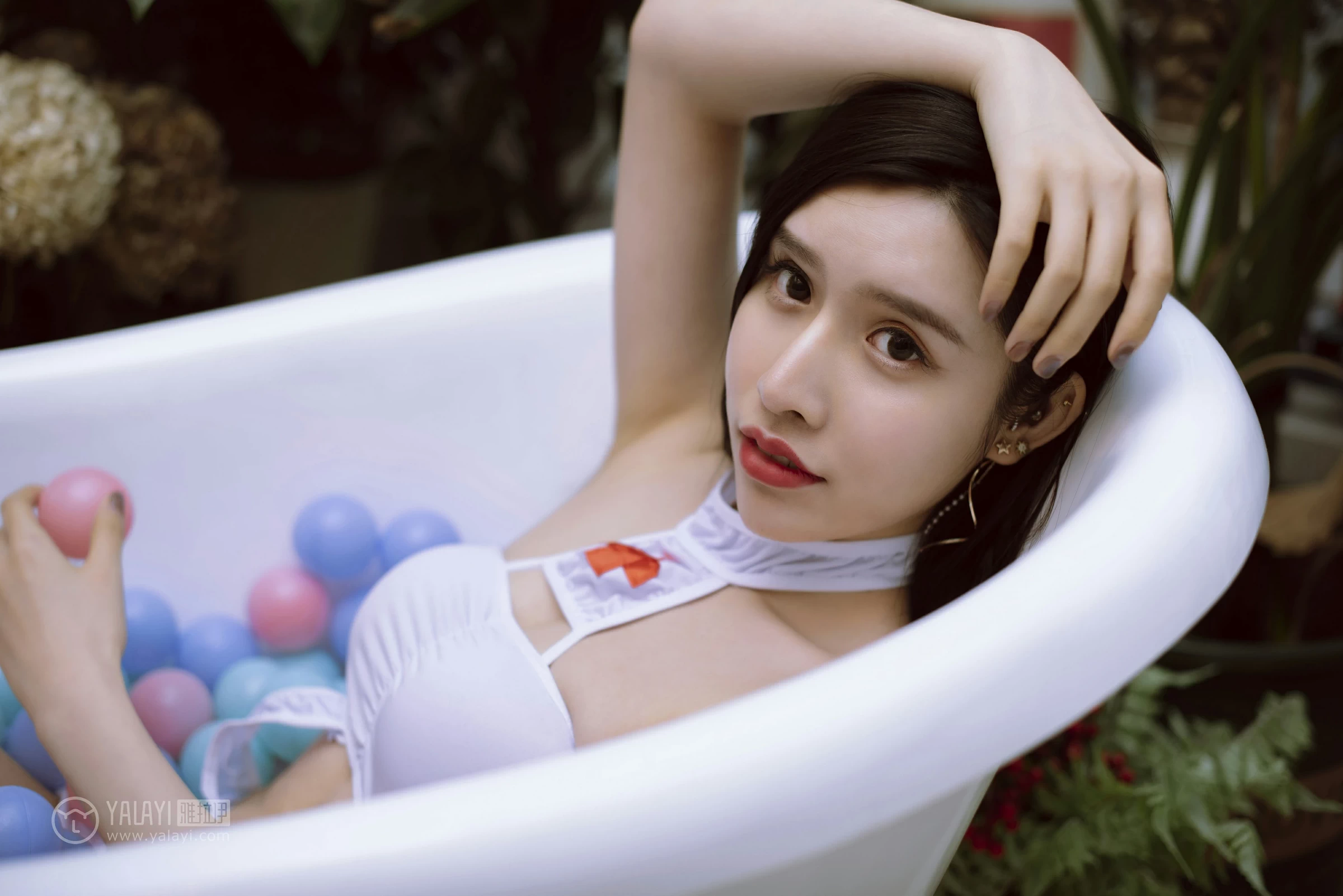 [YALAYI雅拉伊]NO.141 性感护士姐姐 颖莹 白色透视情趣制服内衣私房写真集第5张