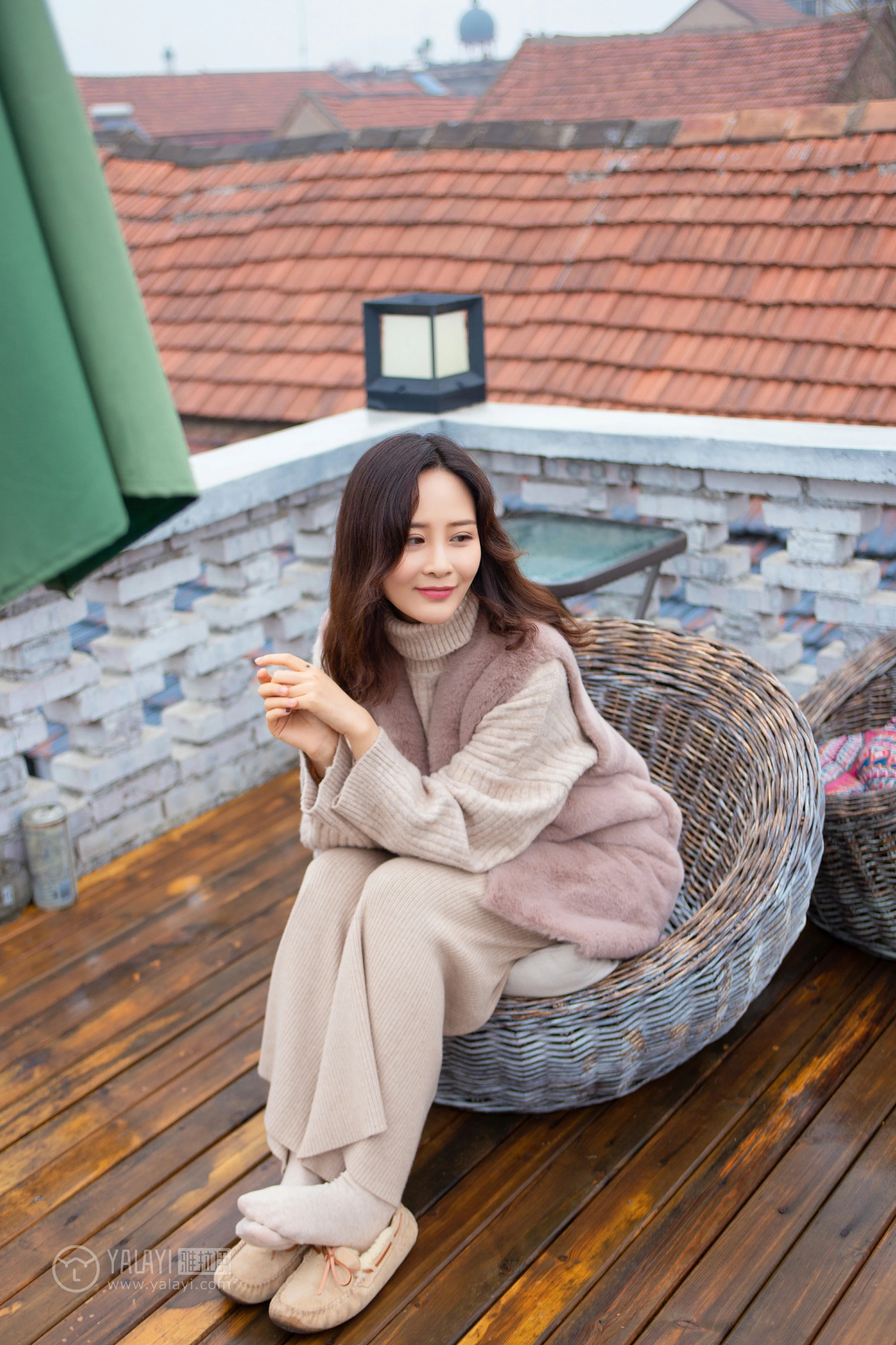 [YALAYI雅拉伊]NO.151 旅行日记 毛毛 米色毛衣加休闲长裤私房写真集第7张