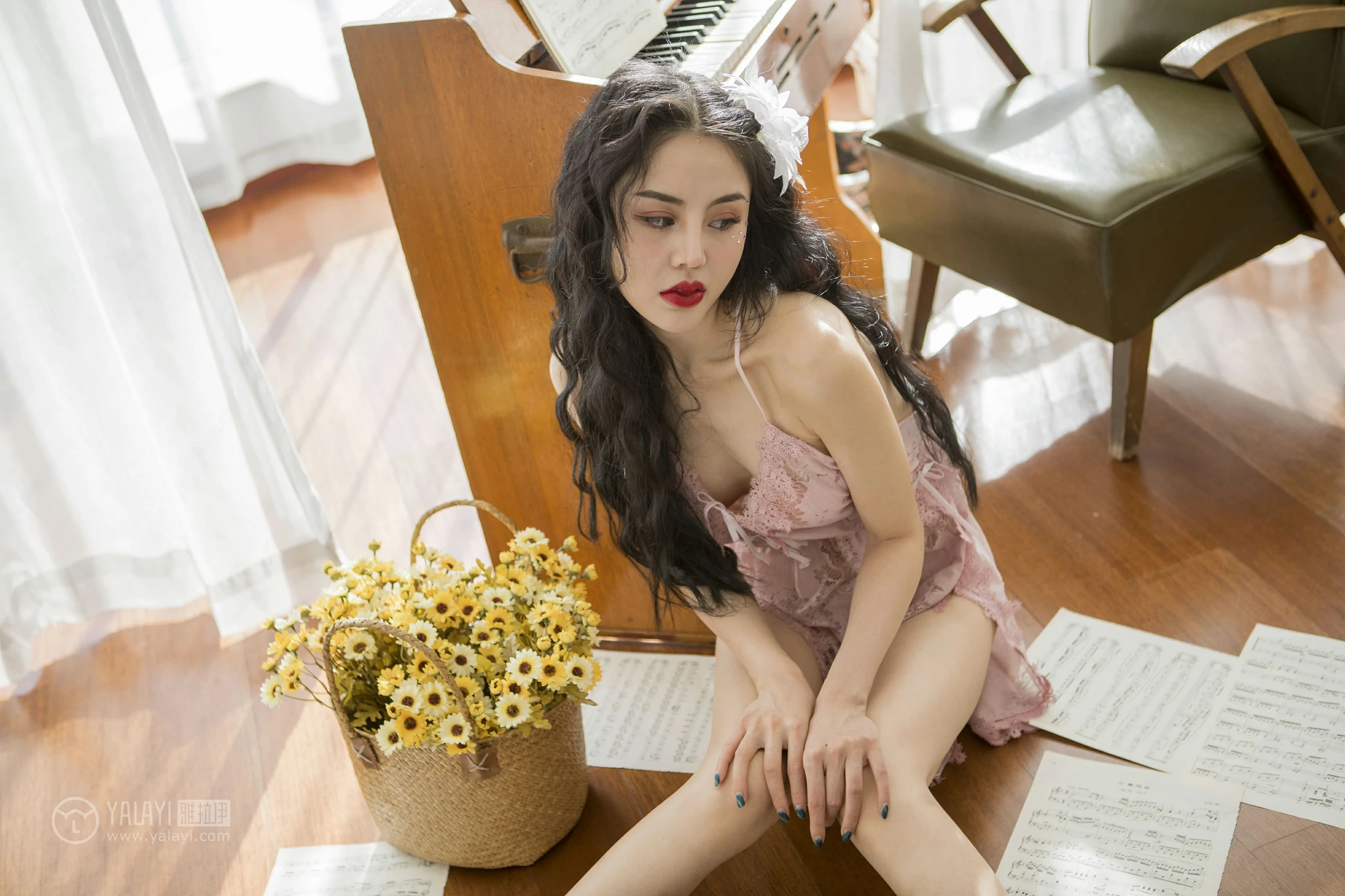 [YALAYI雅拉伊]NO.150 橘色的暖阳花 凉儿 粉色透视情趣蕾丝睡衣性感私房写真集第14张