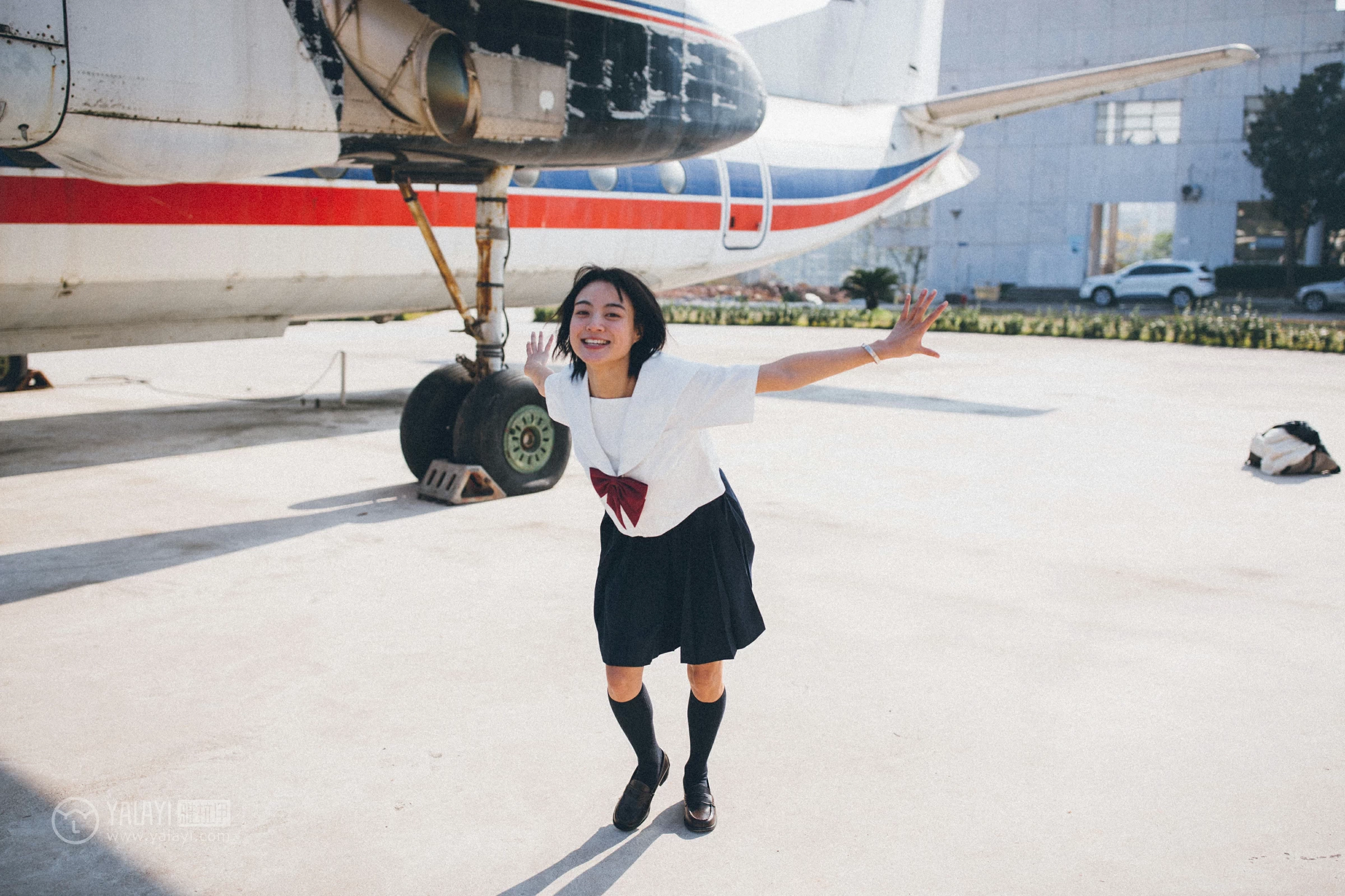 [YALAYI雅拉伊]NO.156 带我走带我飞 米粒米粒 高中女生制服与短裙私房写真集第9张