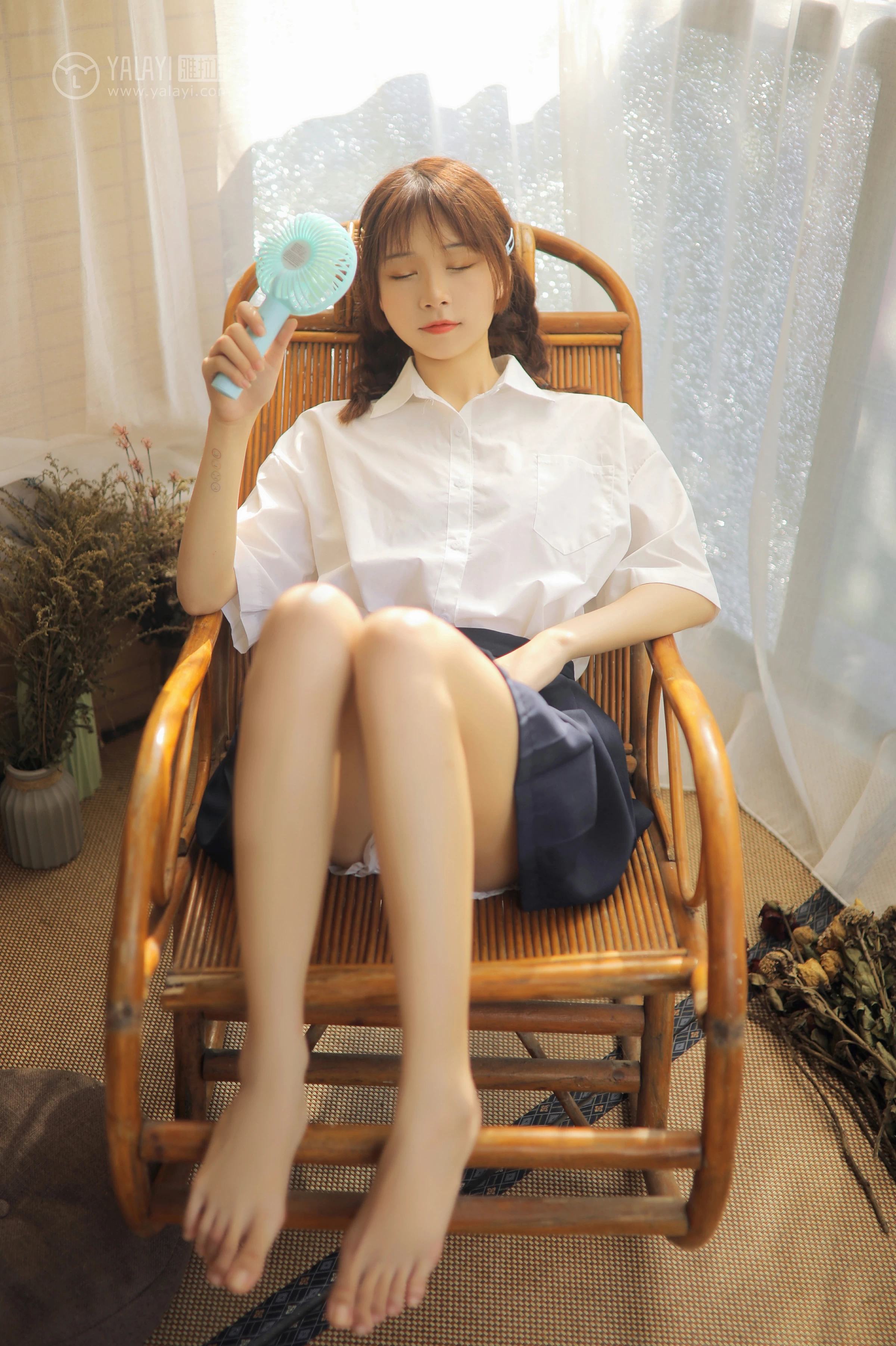 [YALAYI雅拉伊]No.342 与她的夏日恋爱 暄暄 白色衬衫加黑色短裙清纯可爱私房写真集第14张