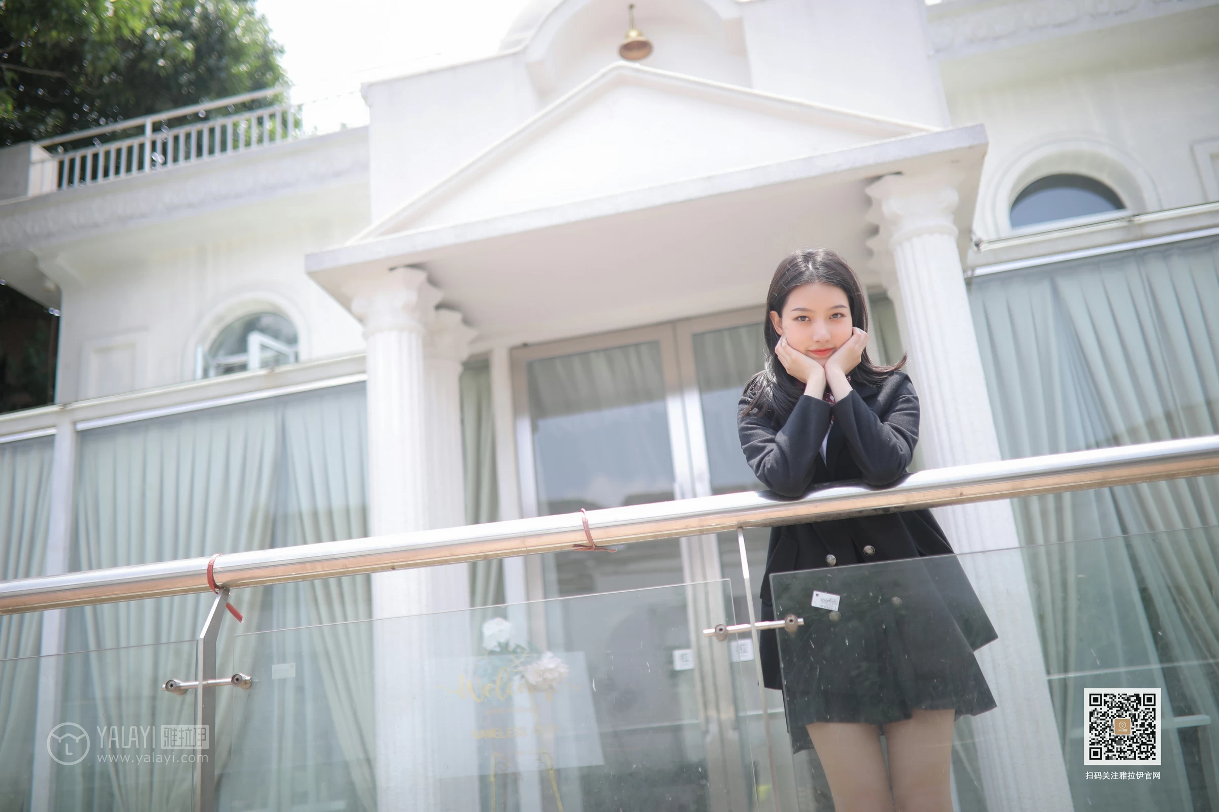 [YALAYI雅拉伊]No.387 毕业季 白璐 黑色高中女生制服与短裙加肉色丝袜美腿性感私房写真集第9张