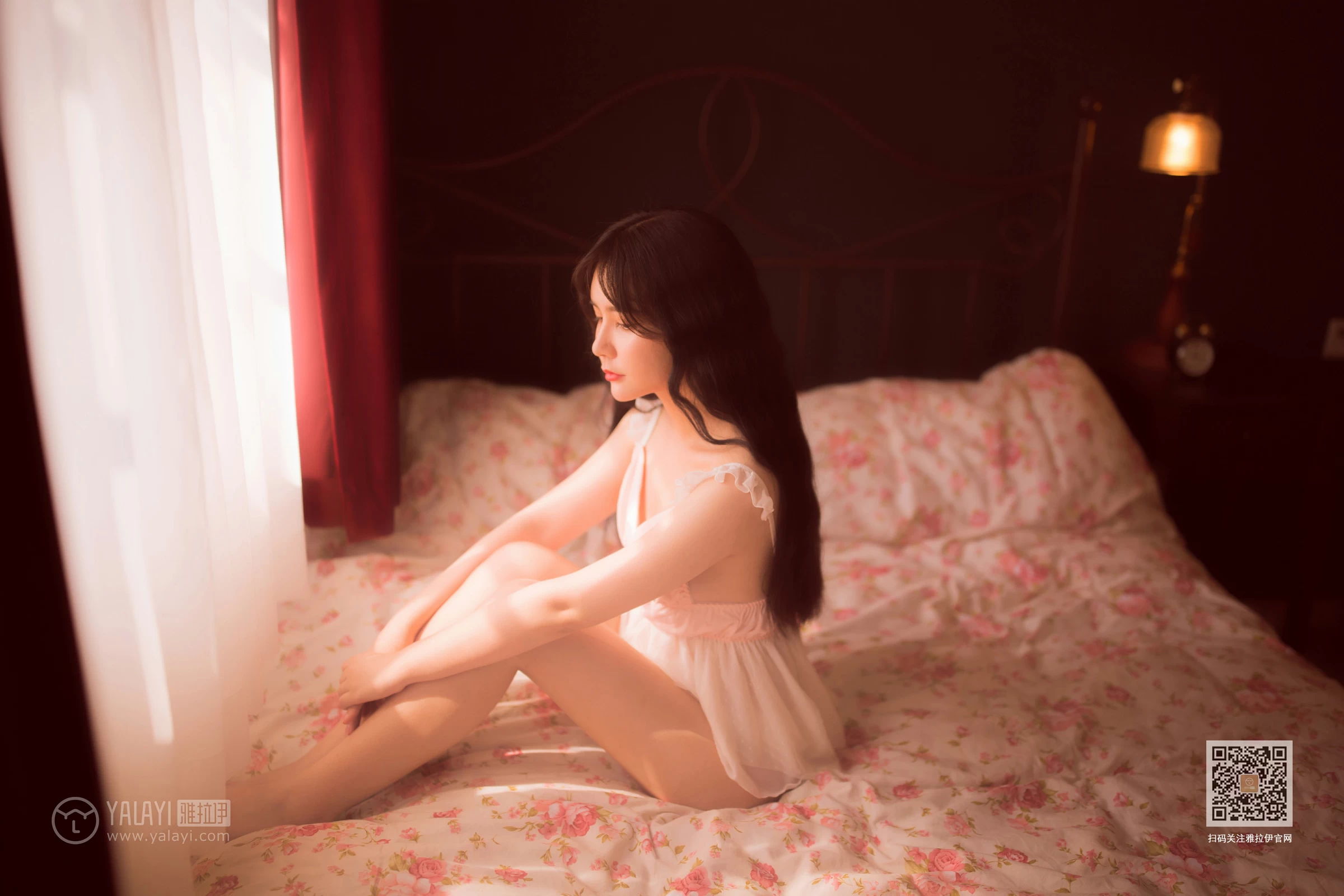 [YALAYI雅拉伊]Vol.406 香床美人儿 香儿 粉色情趣睡衣裙性感私房写真集第2张