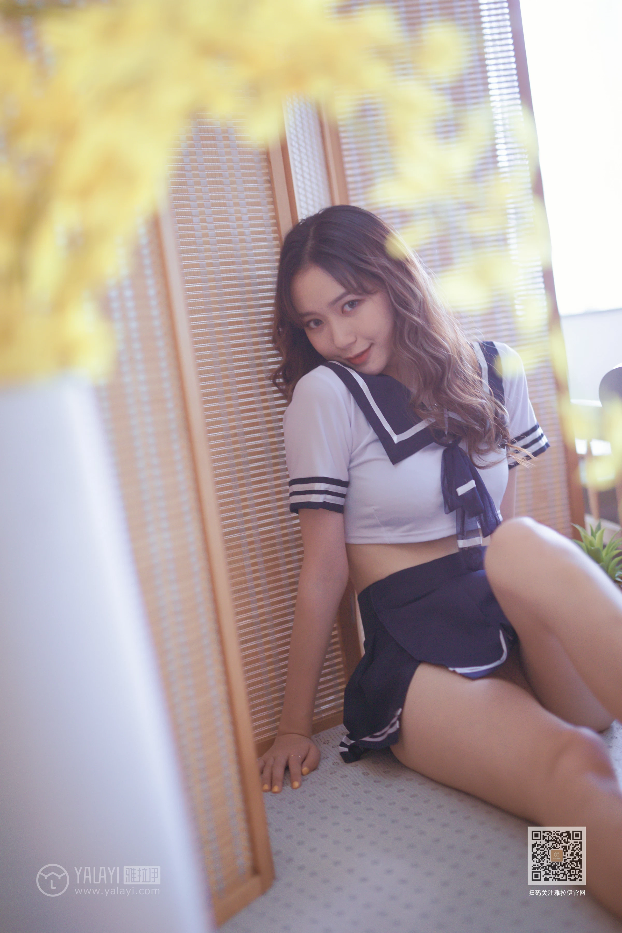 [YALAYI雅拉伊]Vol.438 美女与水手服 晓琳 情趣制服加短裙性感私房写真集第7张
