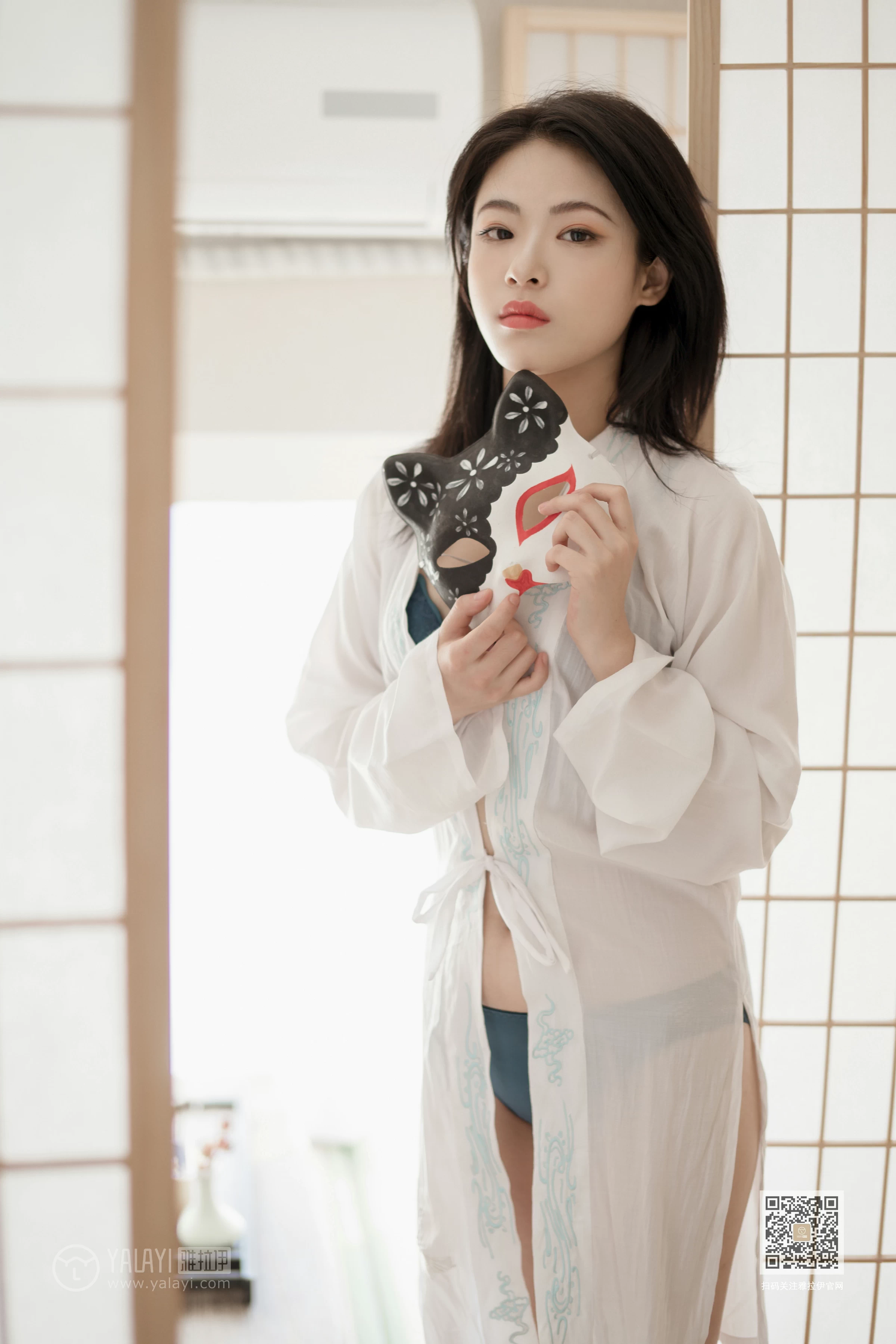 [YALAYI雅拉伊]Vol.492 和风猫女 含嫣 白色透视睡衣加蓝色蕾丝内衣性感私房写真集第7张