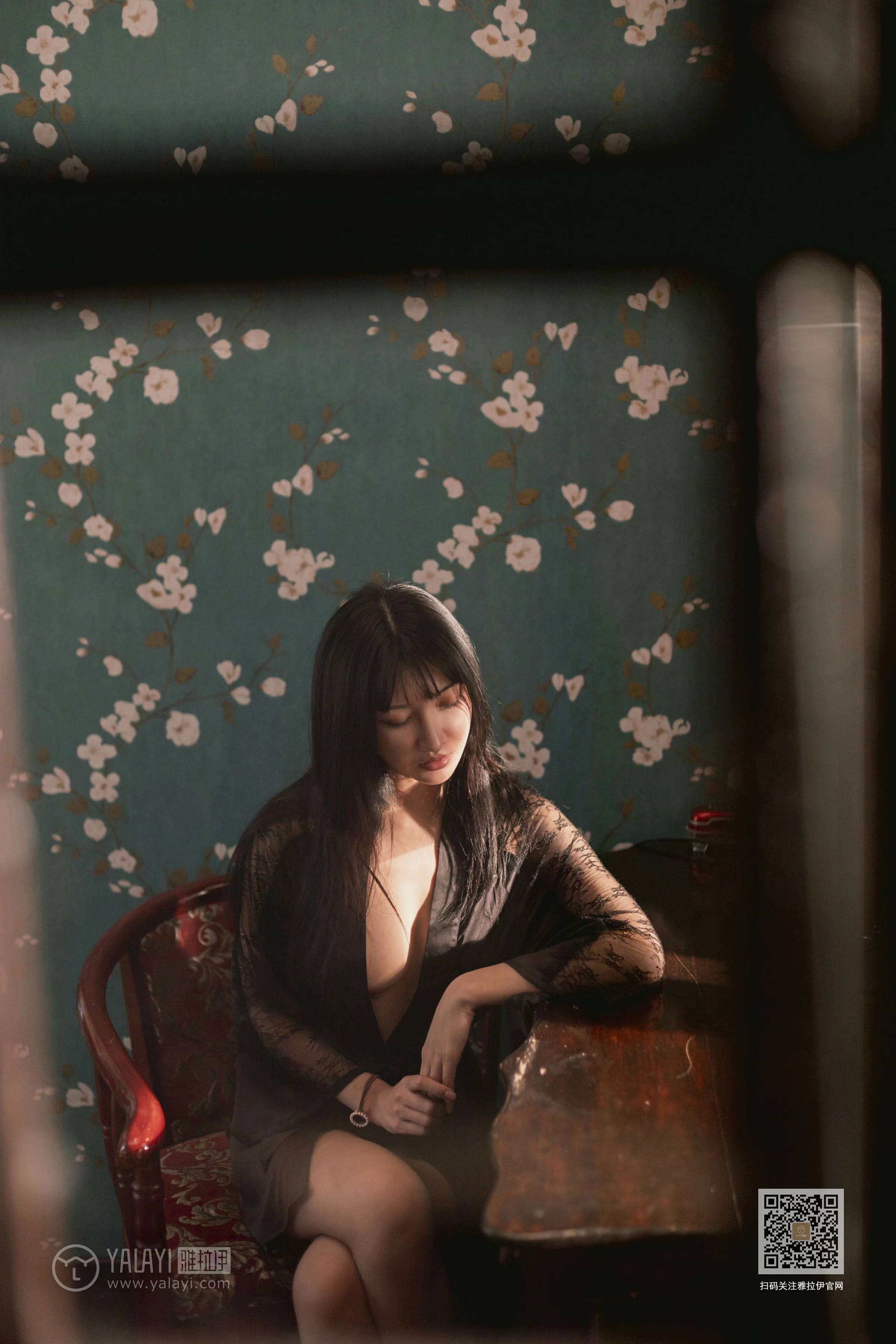 [YALAYI雅拉伊]Vol.494 帘卷美人绰态 韩熙 黑色透视睡衣性感私房写真集第16张