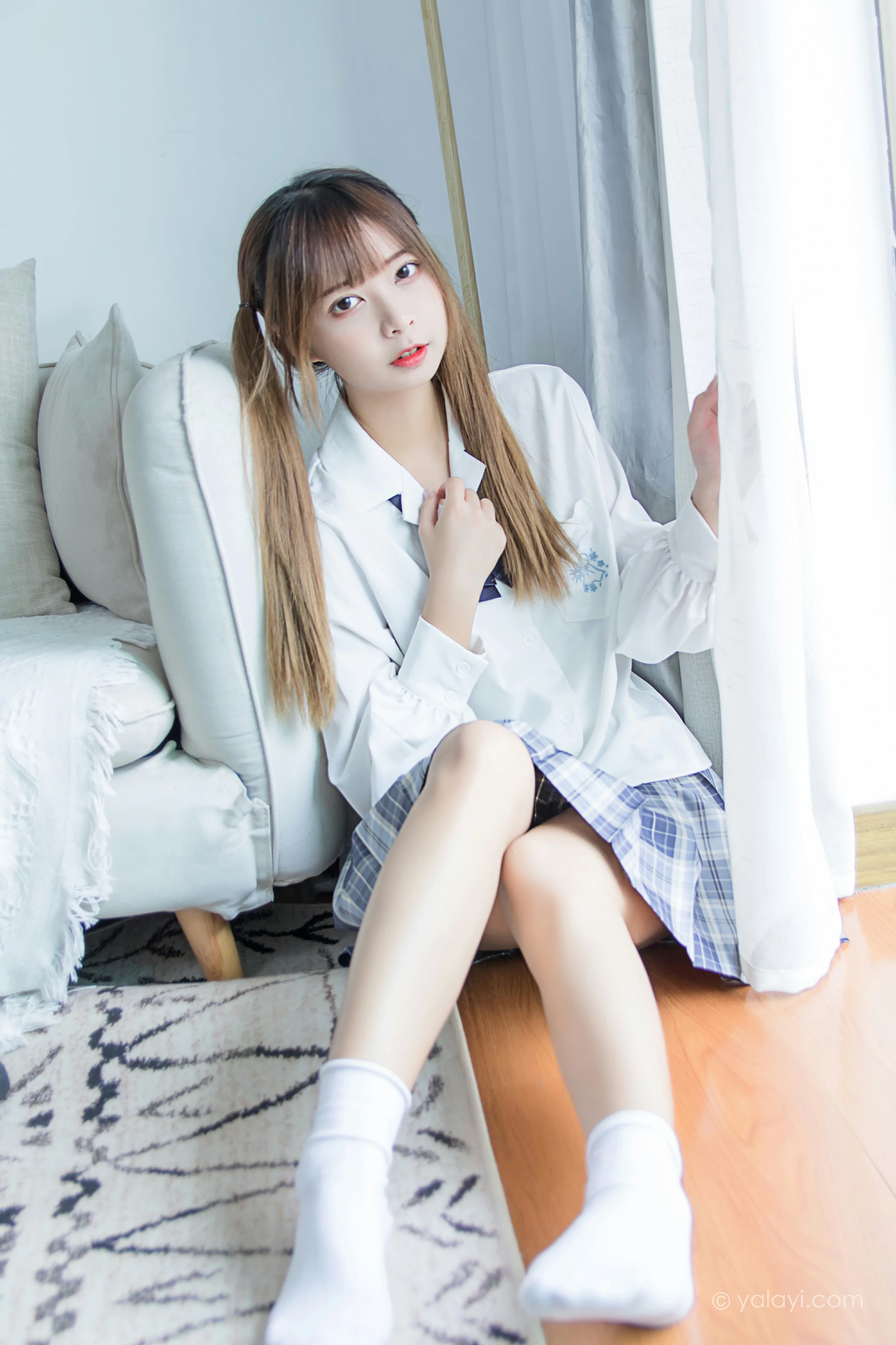 [YALAYI雅拉伊]NO.667 《有我超甜》 阿禾 白色JK制服加格子短裙私房写真集第13张