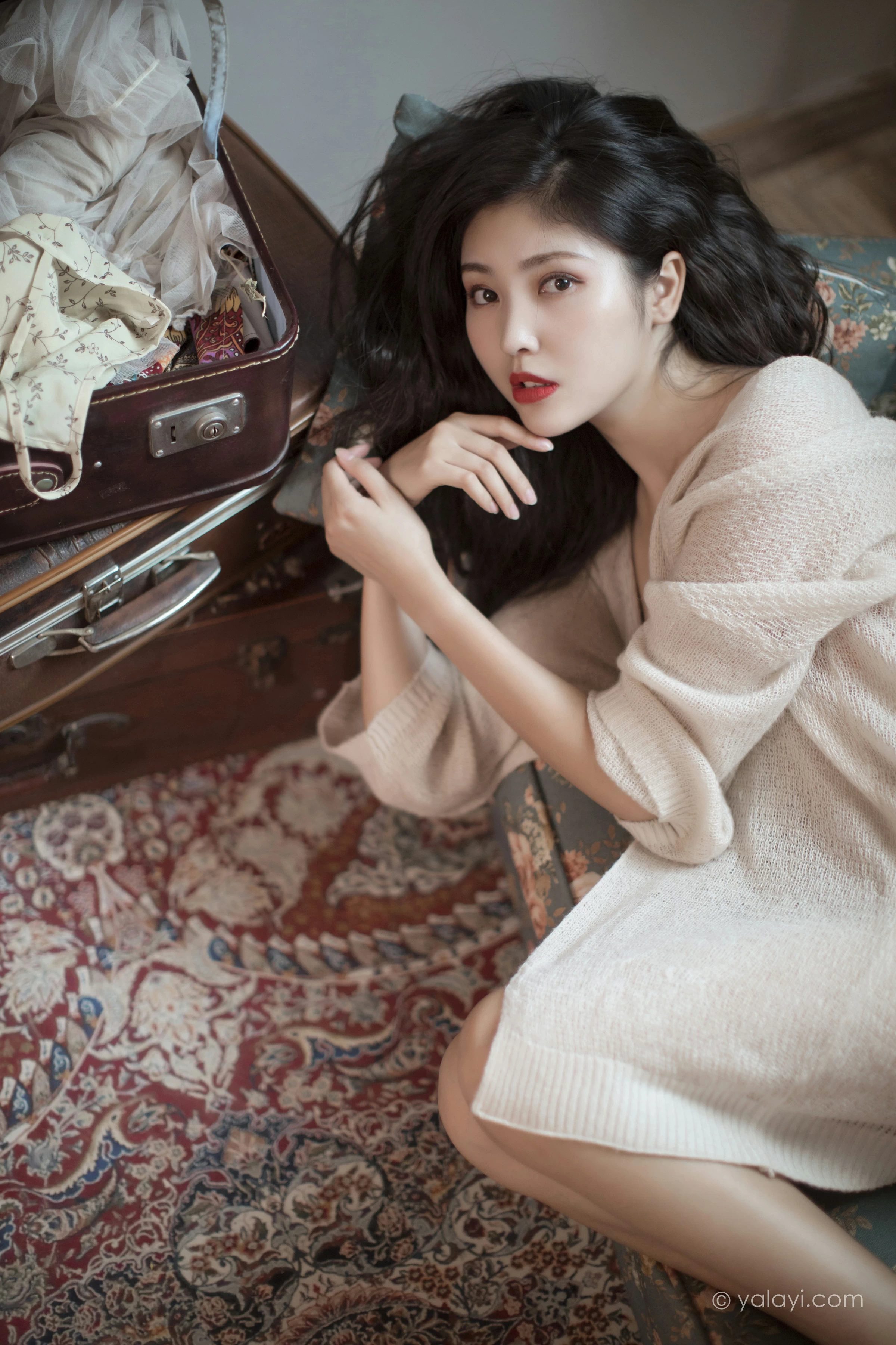 [YALAYI雅拉伊]NO.670 《心动》 苍儿 白色睡袍加橙色内衣性感私房写真集第15张