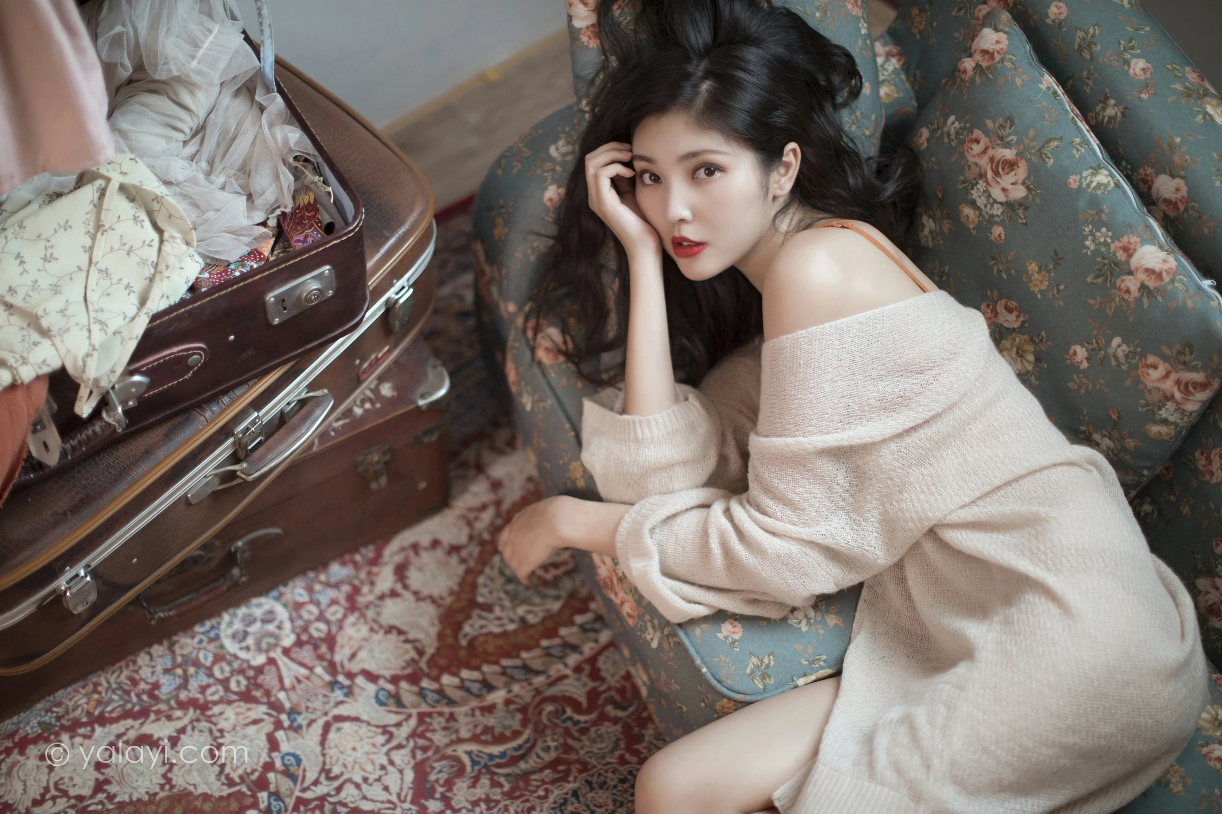 [YALAYI雅拉伊]NO.670 《心动》 苍儿 白色睡袍加橙色内衣性感私房写真集第16张