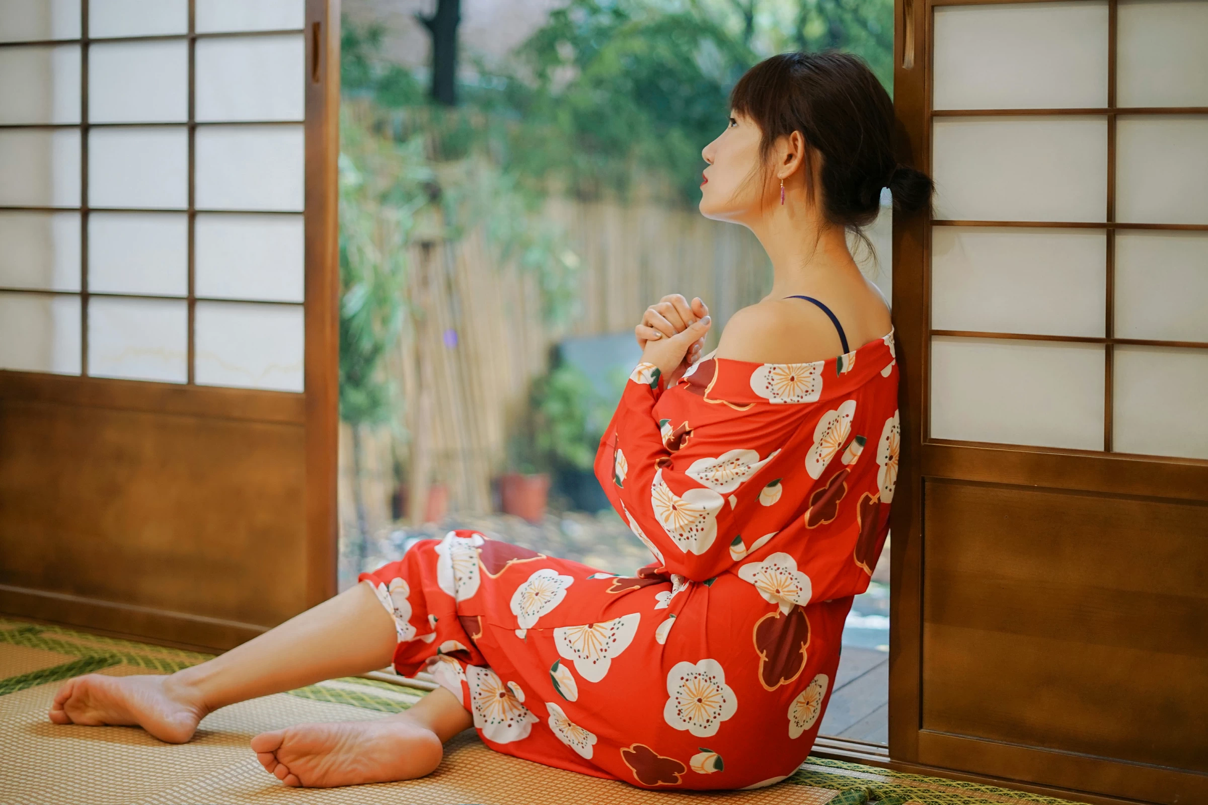 [YALAYI雅拉伊]NO.714 《自娱》 多香子 粉色和服加蓝色内衣性感私房写真集第3张