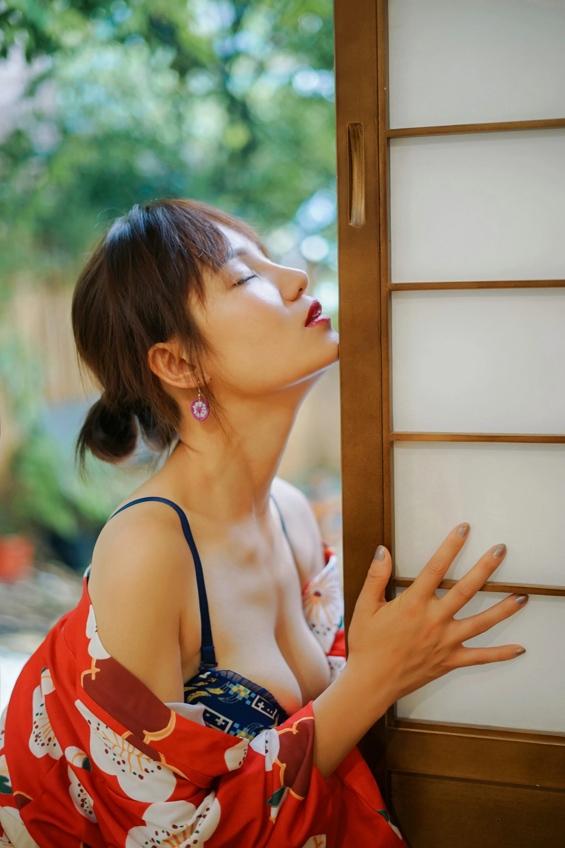 [YALAYI雅拉伊]NO.714 《自娱》 多香子 粉色和服加蓝色内衣性感私房写真集第6张