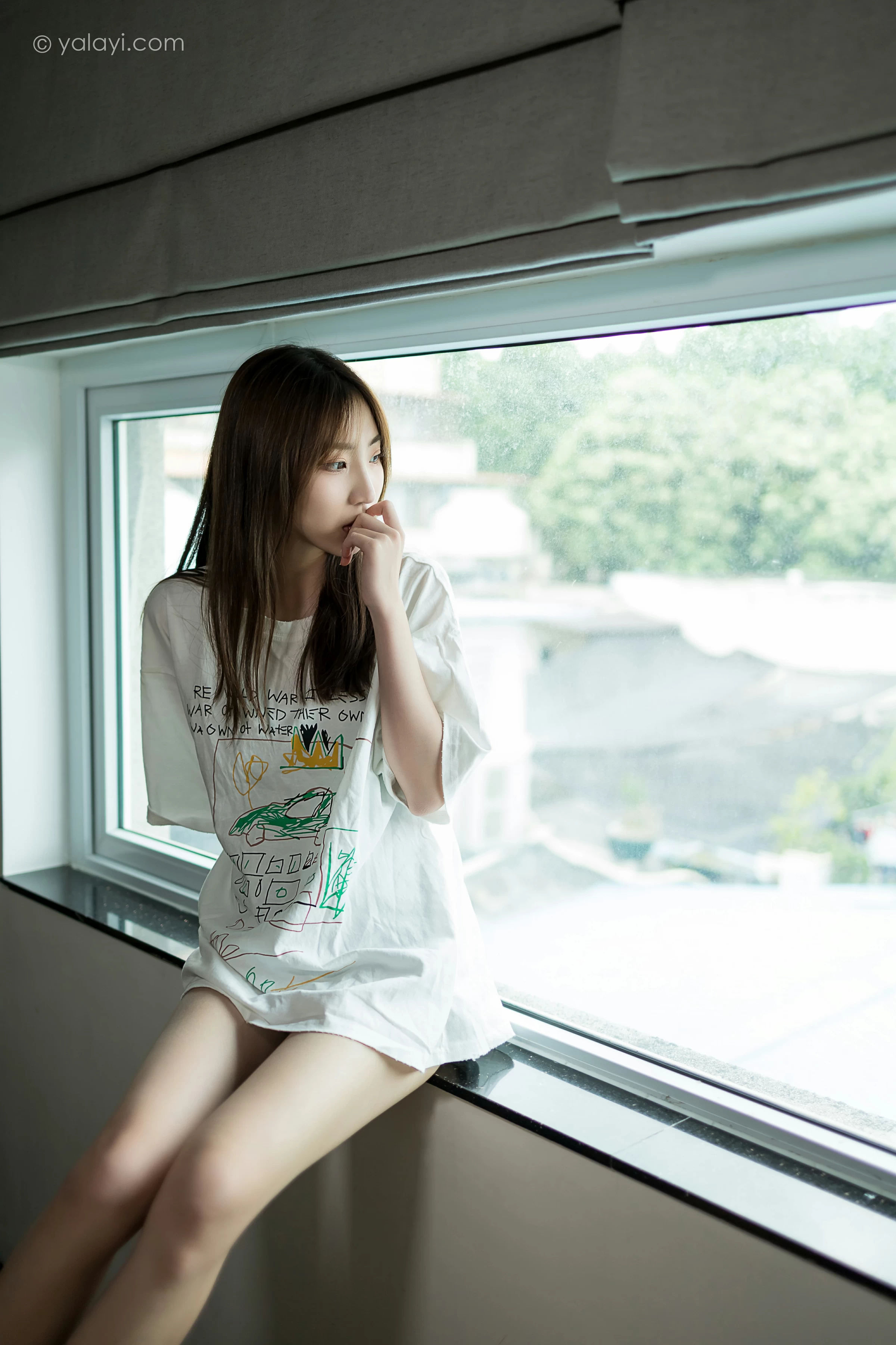 [YALAYI雅拉伊]NO.693 《好心分手》 小乔 白色连身短袖居家私房写真集第3张