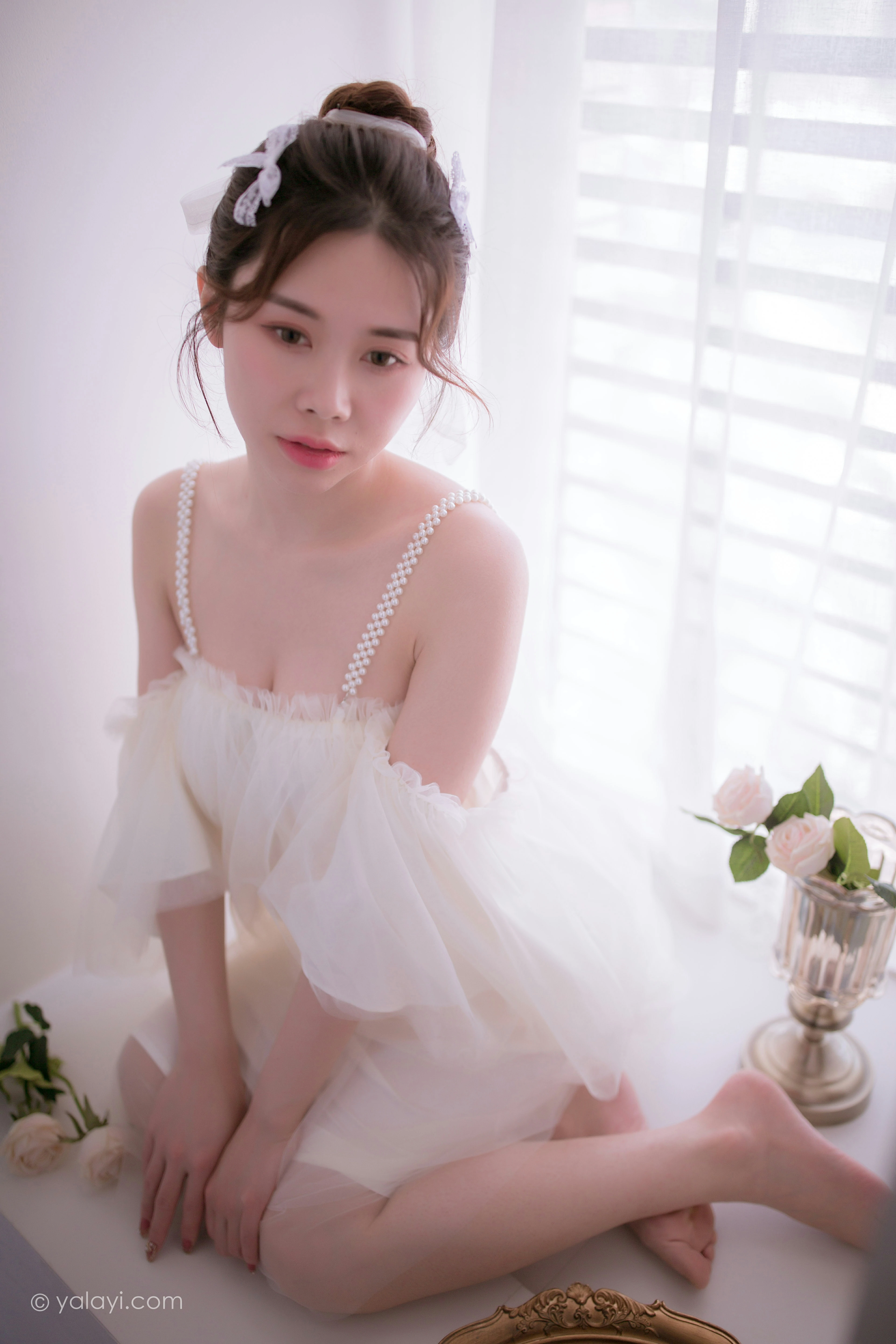[YALAYI雅拉伊]NO.858 等待我的人 香草 白色透视吊带连衣裙居家性感写真集第6张