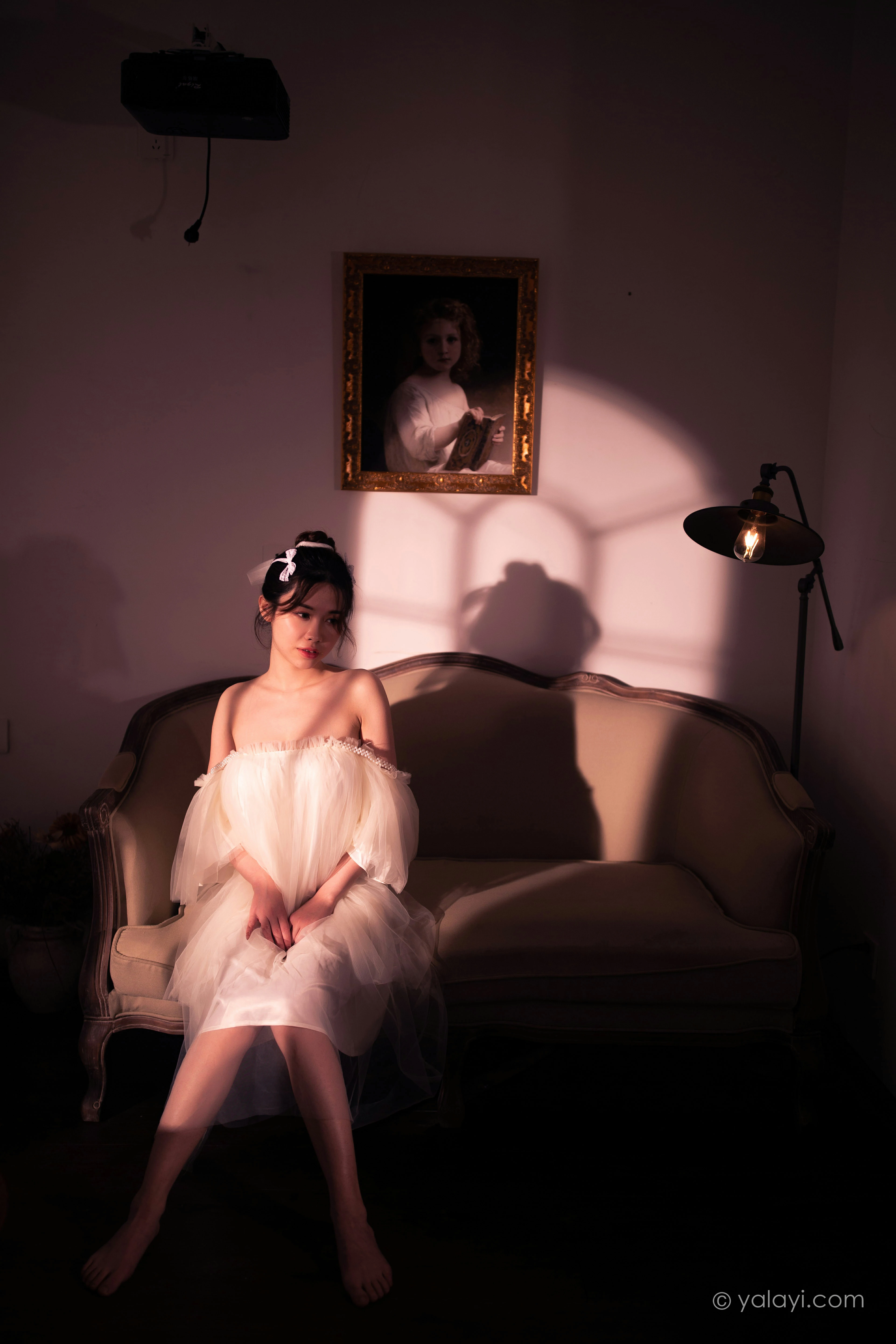 [YALAYI雅拉伊]NO.858 等待我的人 香草 白色透视吊带连衣裙居家性感写真集第10张