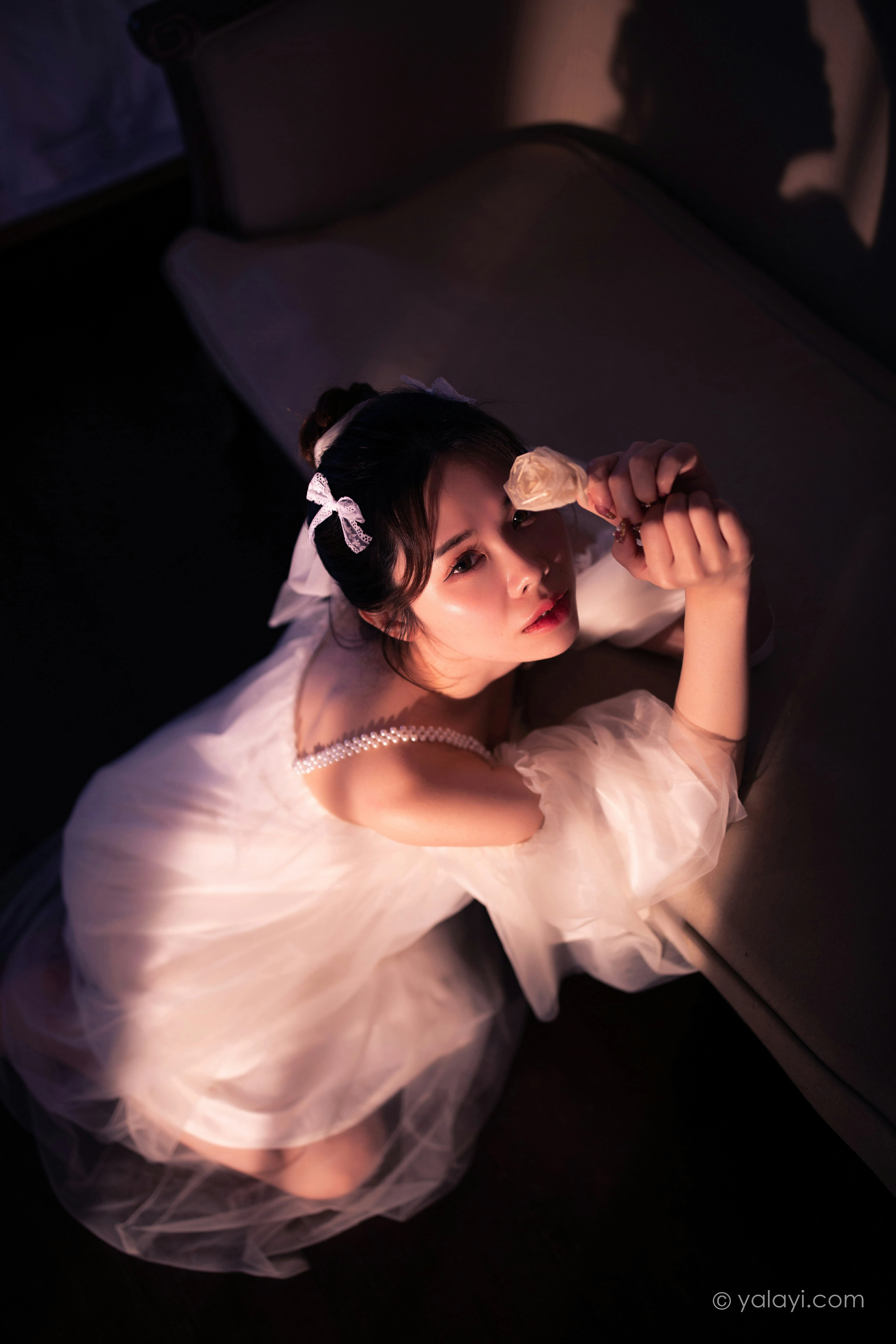 [YALAYI雅拉伊]NO.858 等待我的人 香草 白色透视吊带连衣裙居家性感写真集第12张