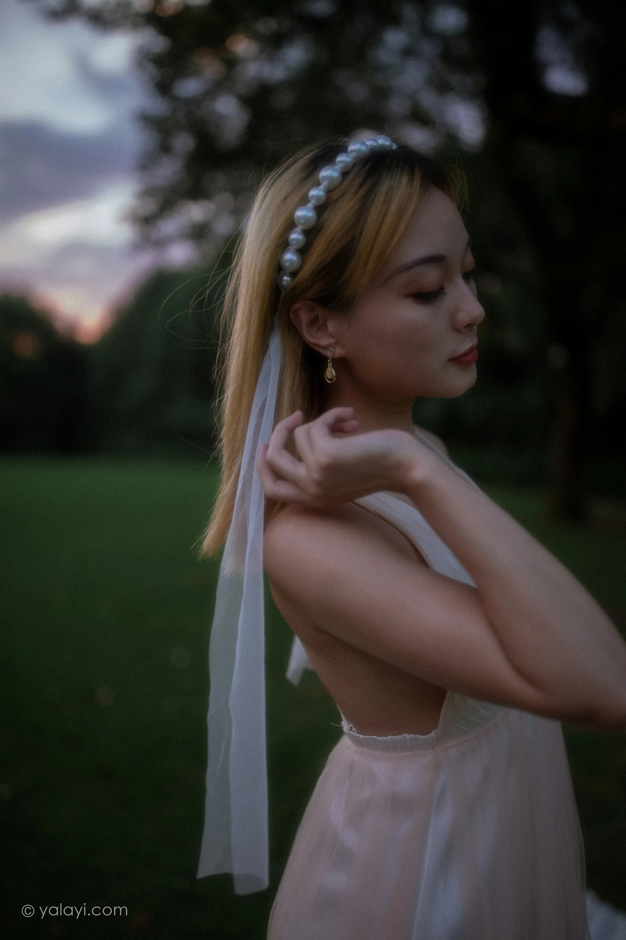[YALAYI雅拉伊]NO.695 《救赎》 米粒米粒 粉色吊带连衣裙写真第6张