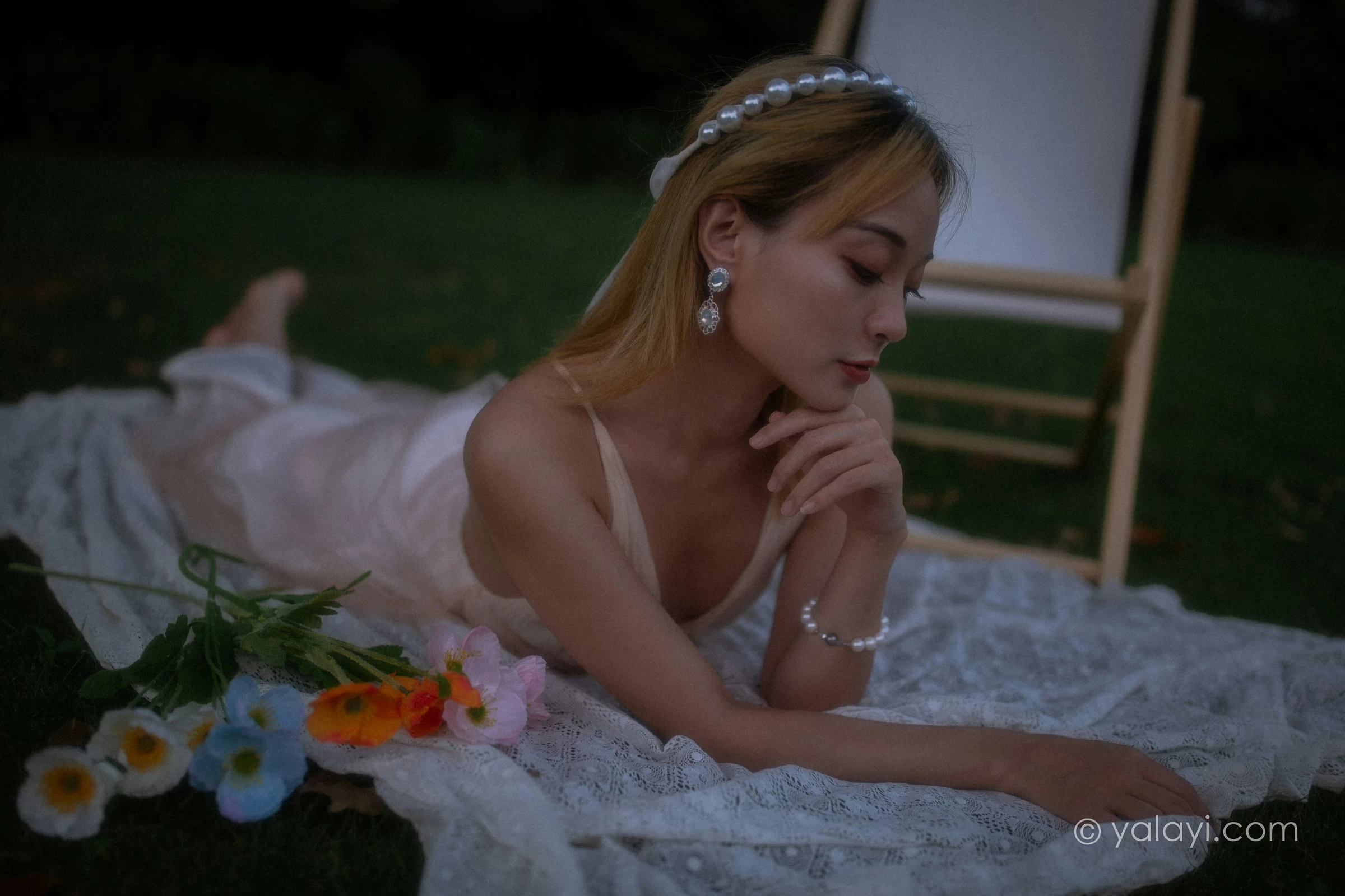 [YALAYI雅拉伊]NO.695 《救赎》 米粒米粒 粉色吊带连衣裙写真第9张